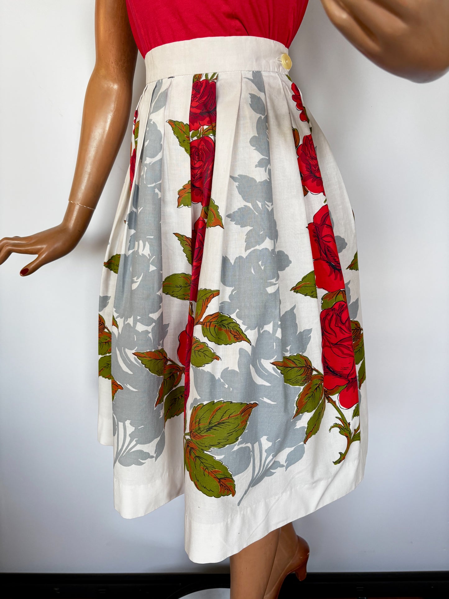 XS | 1950s Poplin Cotton Red Roses Skirt