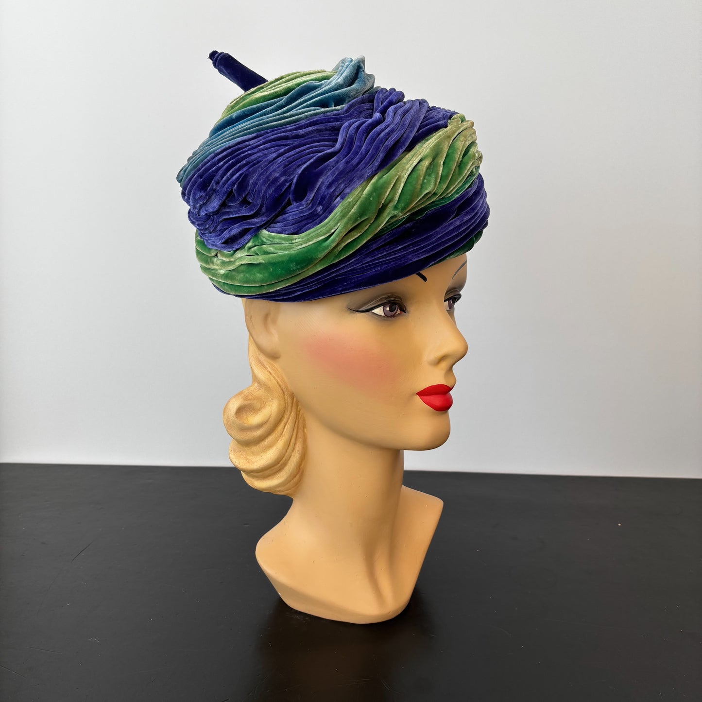 Vintage 1960s Blue and Green Velvet Turban
