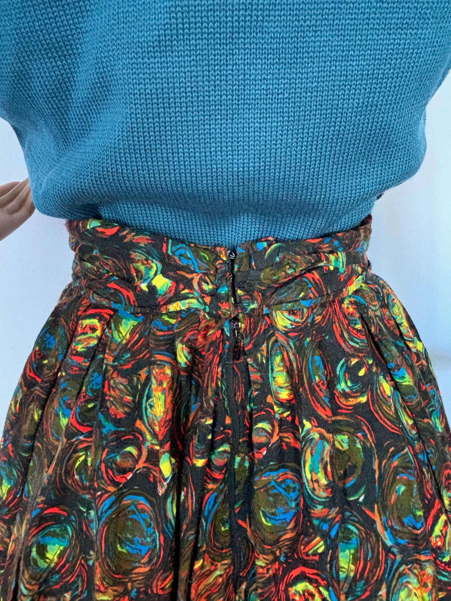 XS | 1950s/1960s Multicolor Dralon Circle Skirt Lily Scarlet