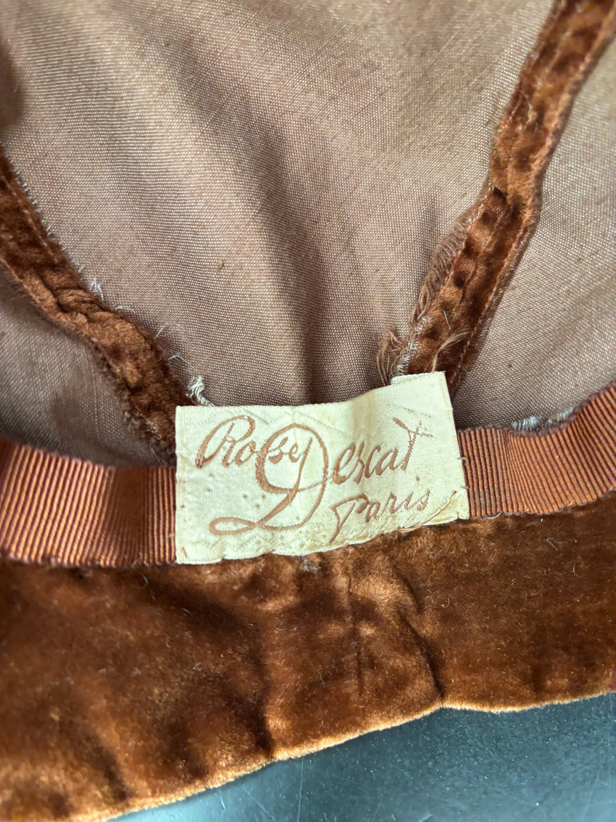 1930s Brown Velvet Hat With Asymmetric Brim | Rose Descat Paris