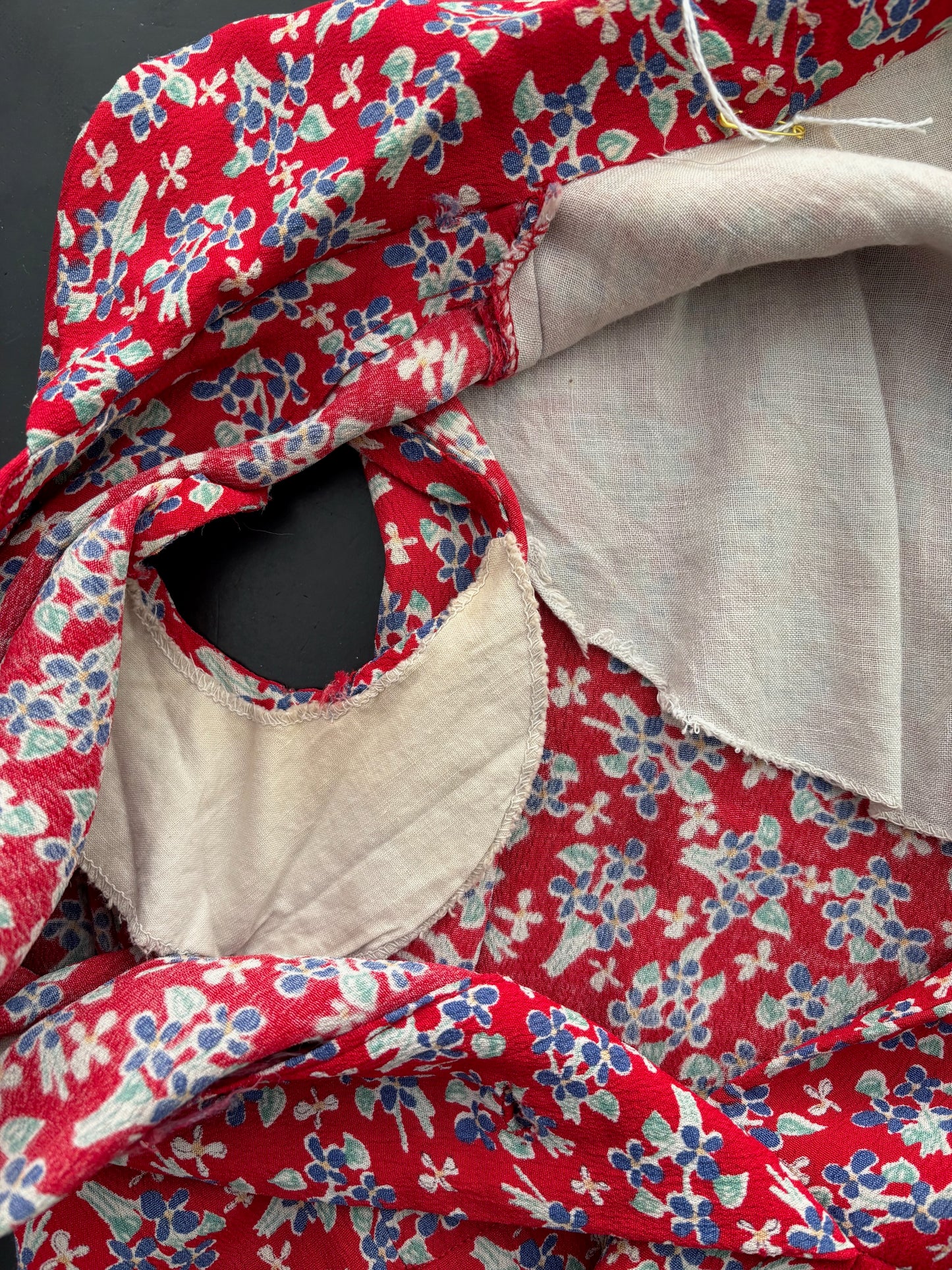 M | 1940s Sleeveless Rayon Crepe Floral Dress