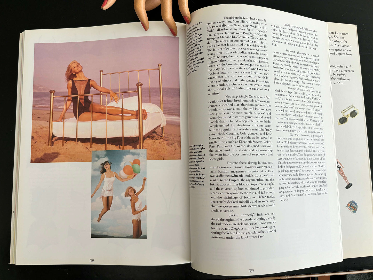 Making Waves: Swimsuits and the Undressing of America - Lena Lencek, Gideon Bosker Lily Scarlet