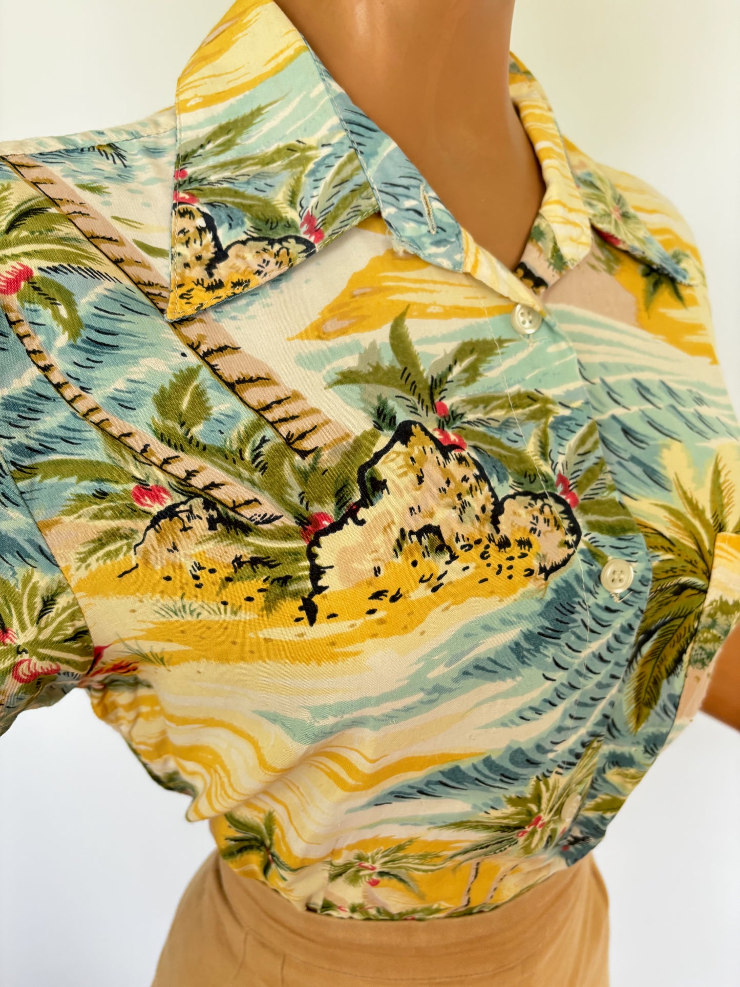 Vintage Hawaiian Women's Blouse | M/L