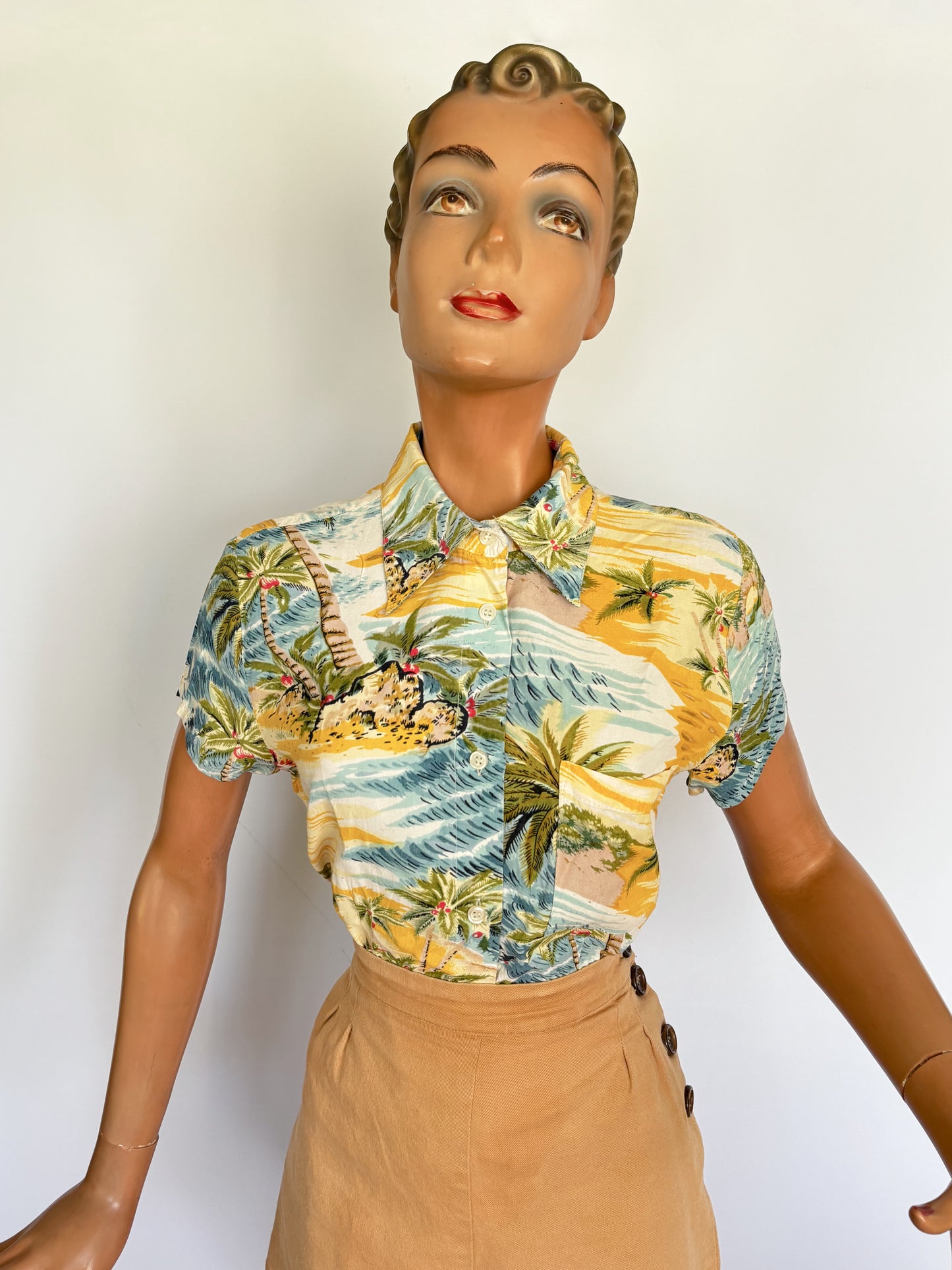 Vintage Hawaiian Women's Blouse | M/L