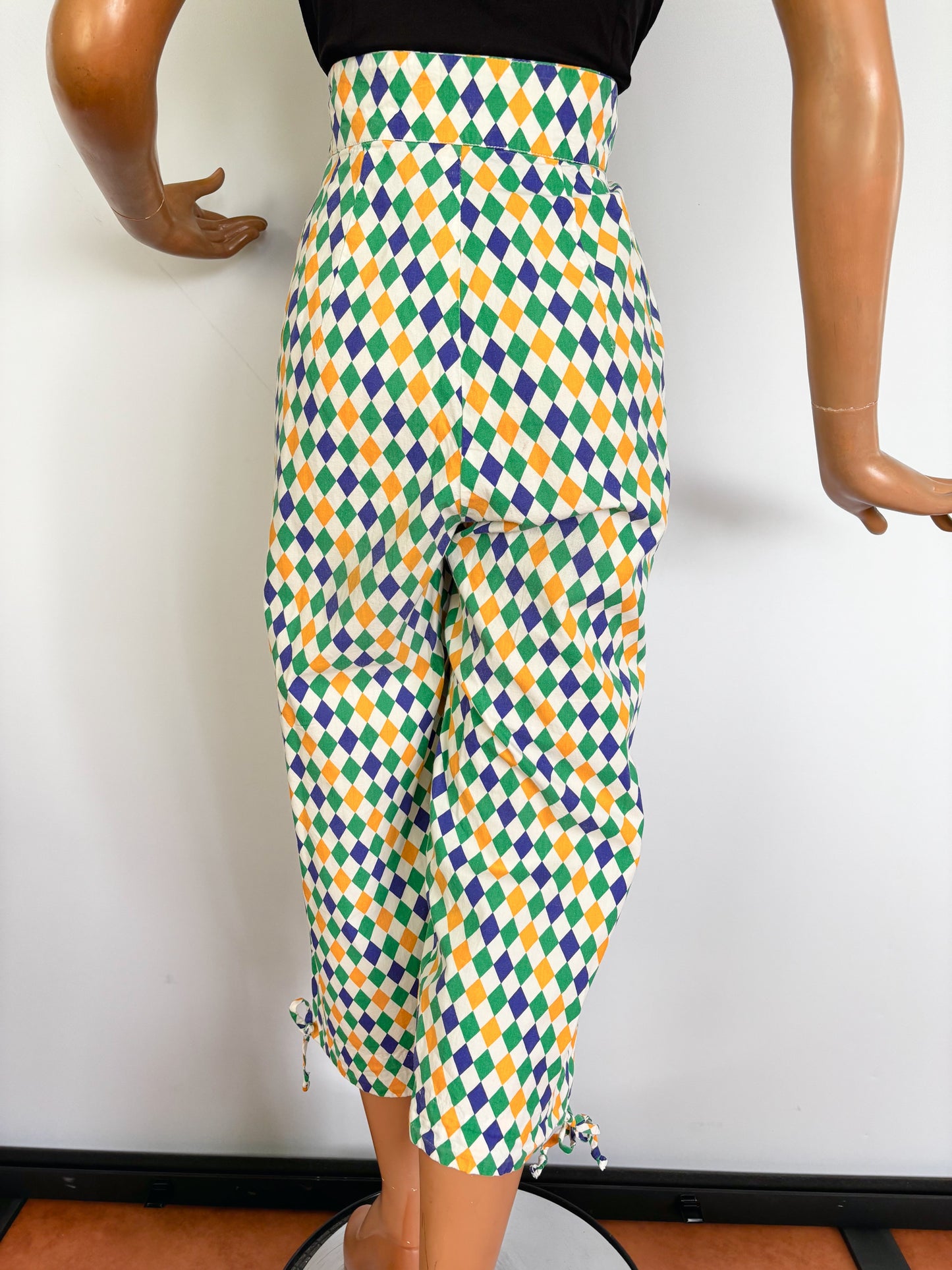 1950s Style Harlequin Capri Pants | S