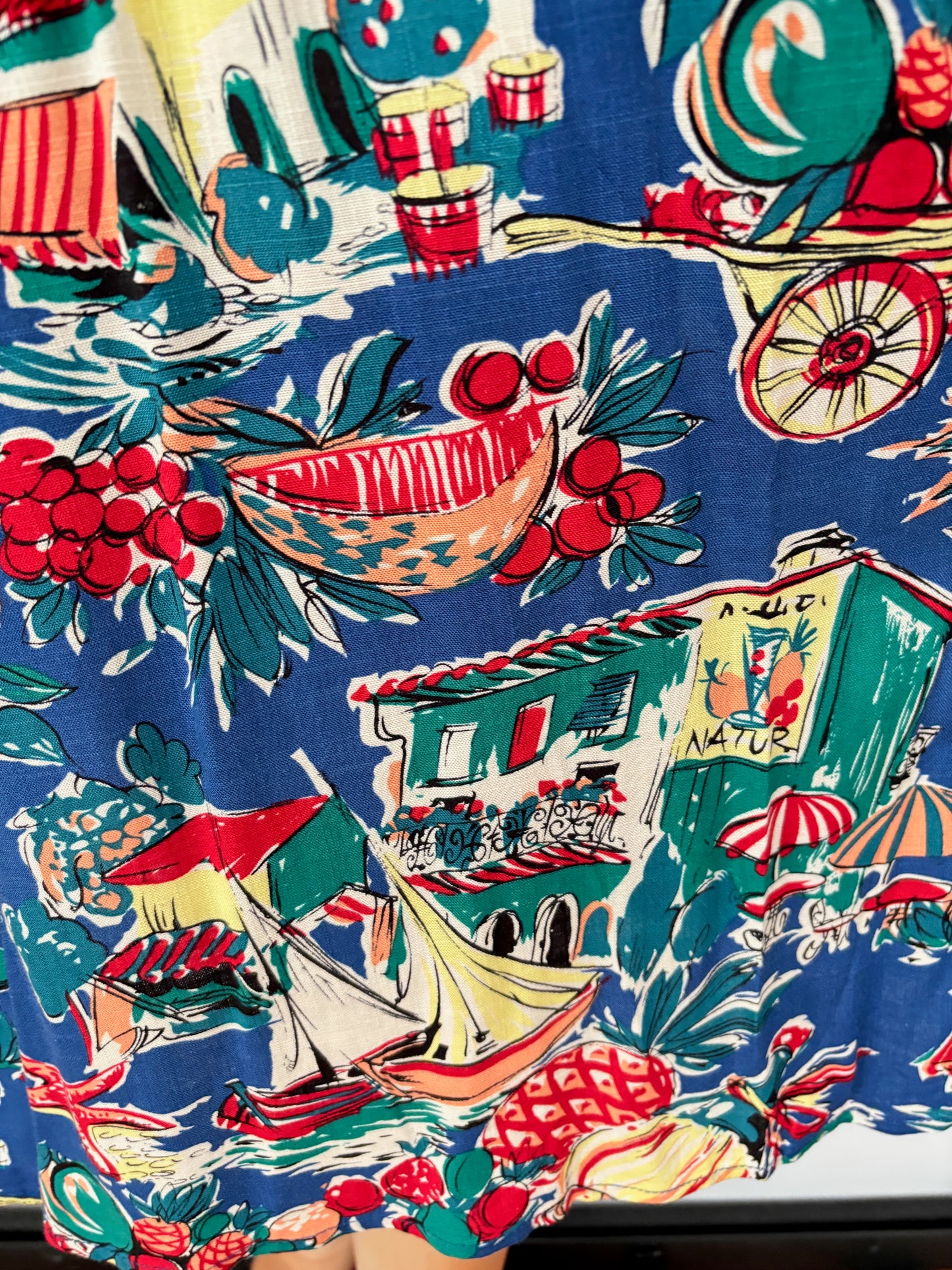 1940s/50s Style Viscose Skirt with Summer Novelty Print | Small
