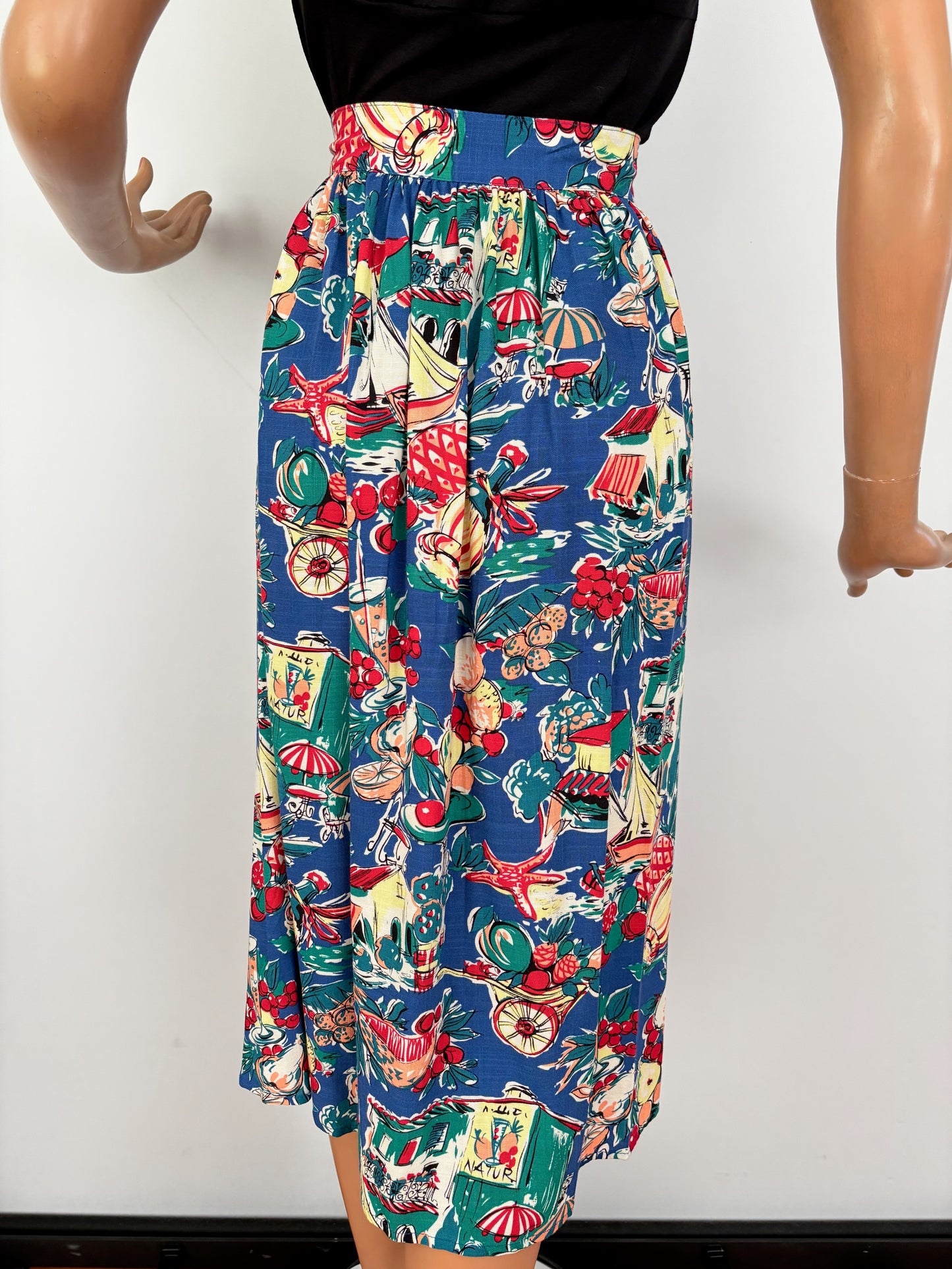 1940s/50s Style Viscose Skirt with Summer Novelty Print | Small