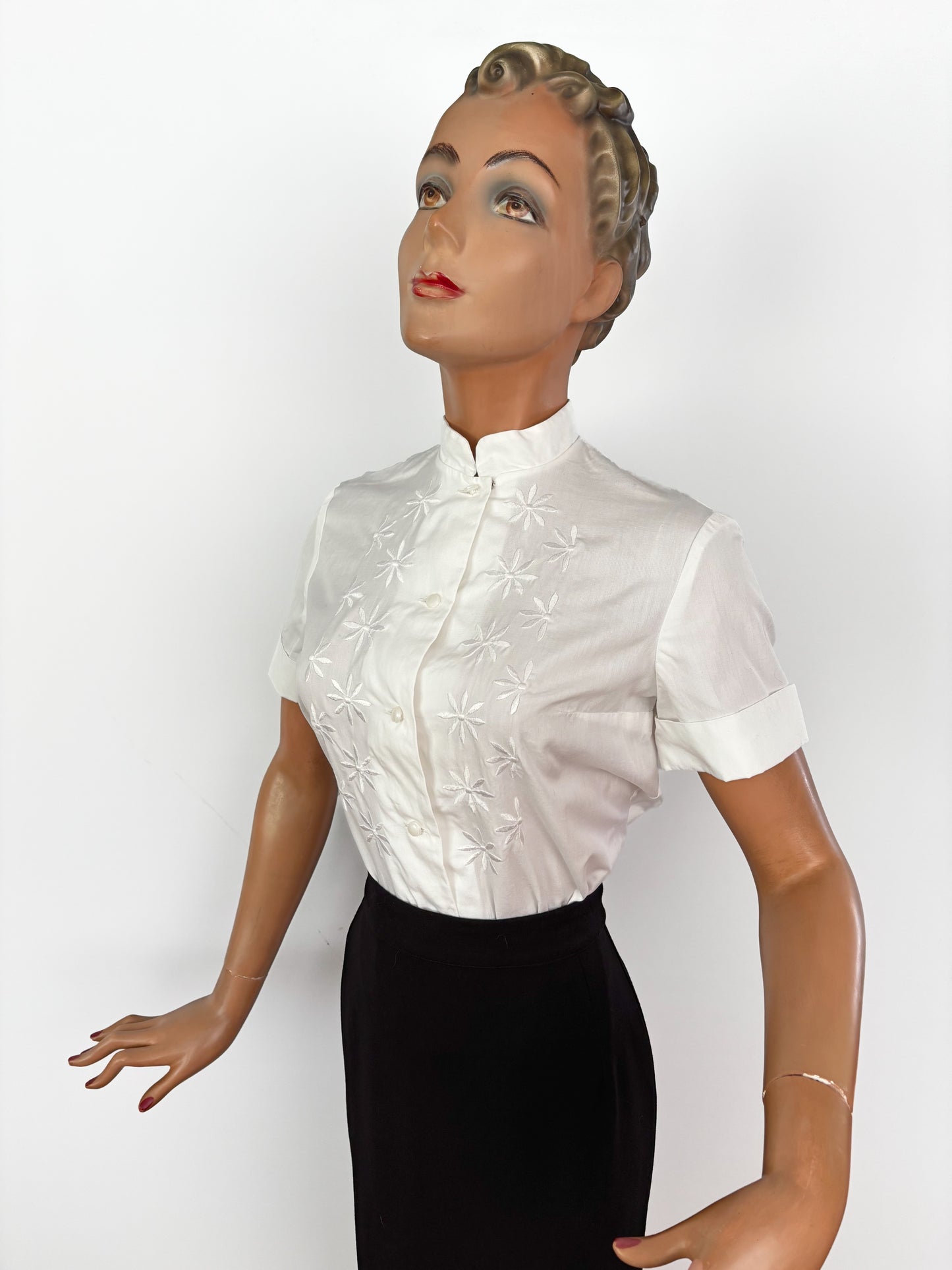 1950s Mandarin Collar Embroidered Cotton Blouse | S