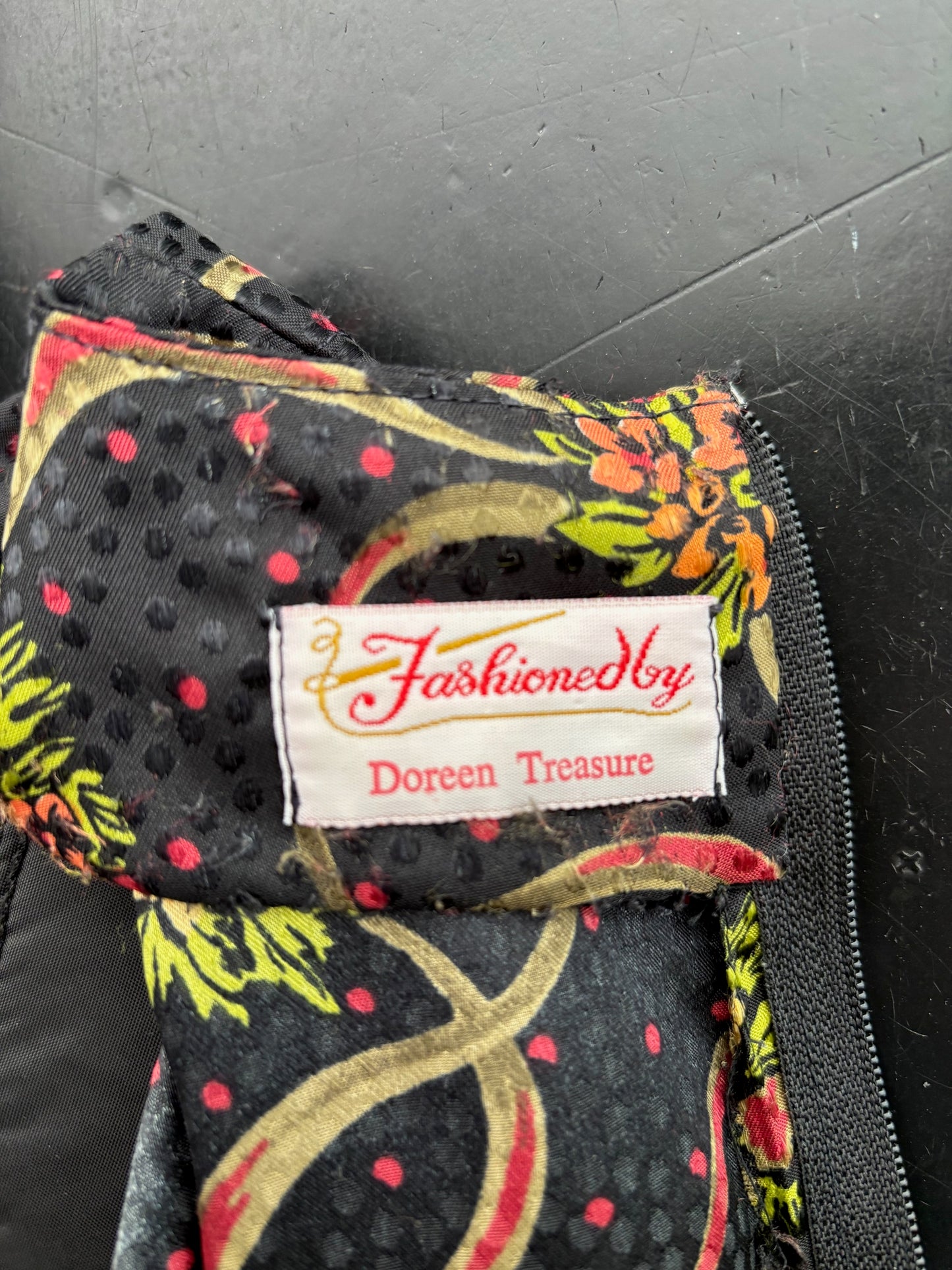 XXL | 1980s Does 1940s Black Print Dress