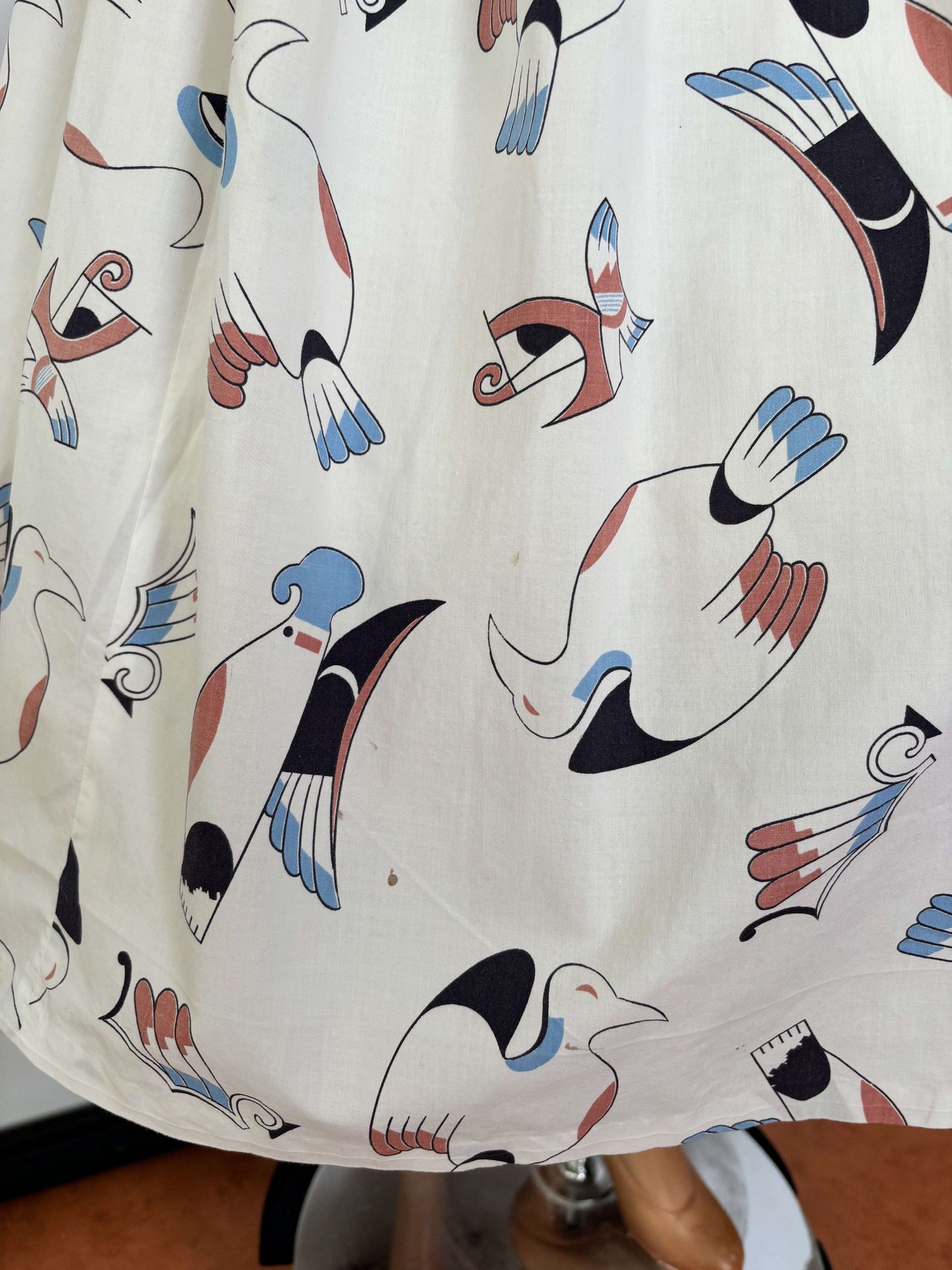 S | 1950s Bird Novelty Print Dress Lily Scarlet
