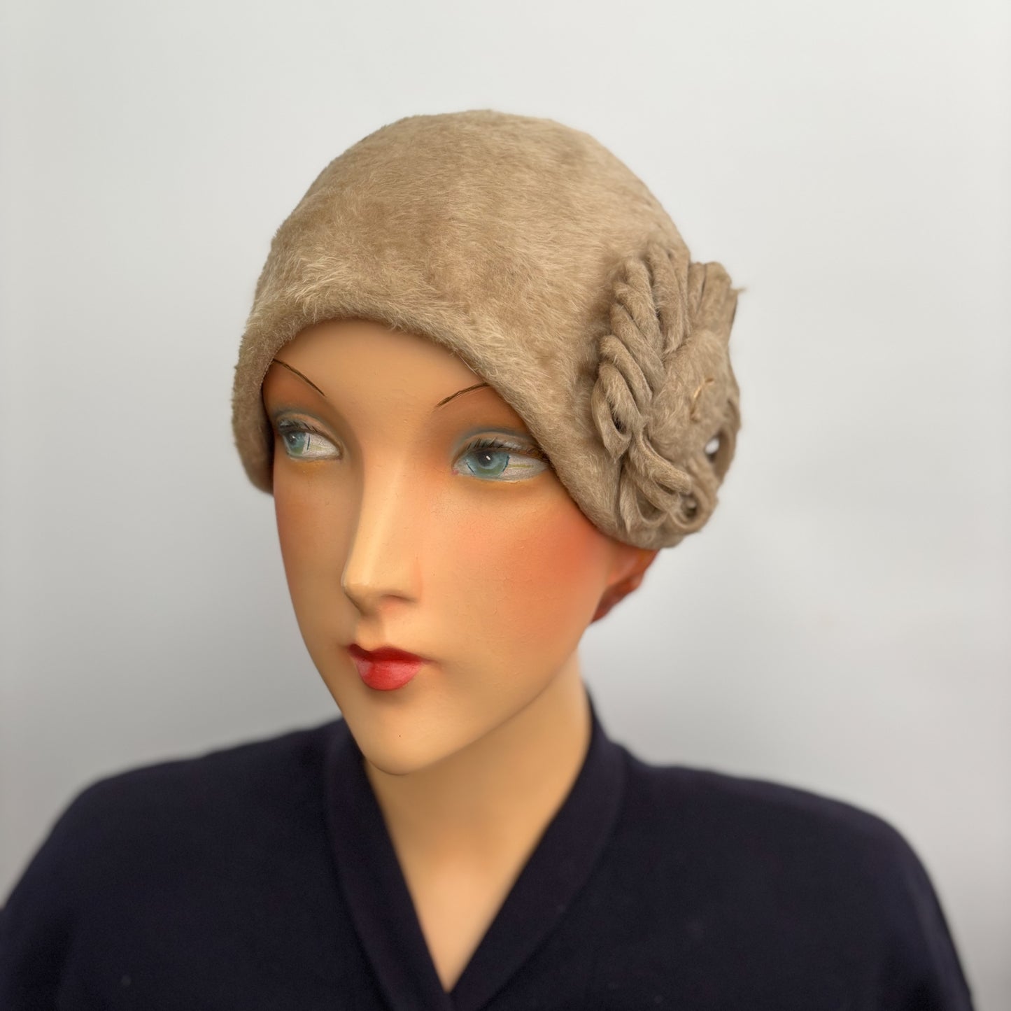 1970s Does 1920s Fur Felt Cloche Hat