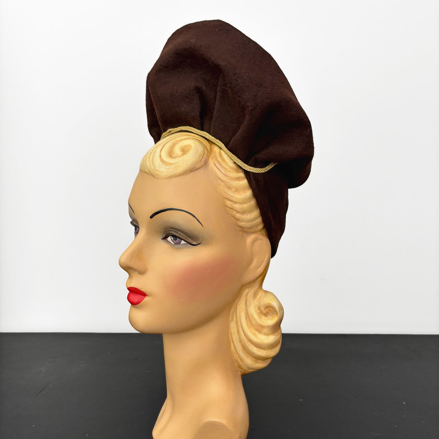 1940s Brown Felt Halo Beret