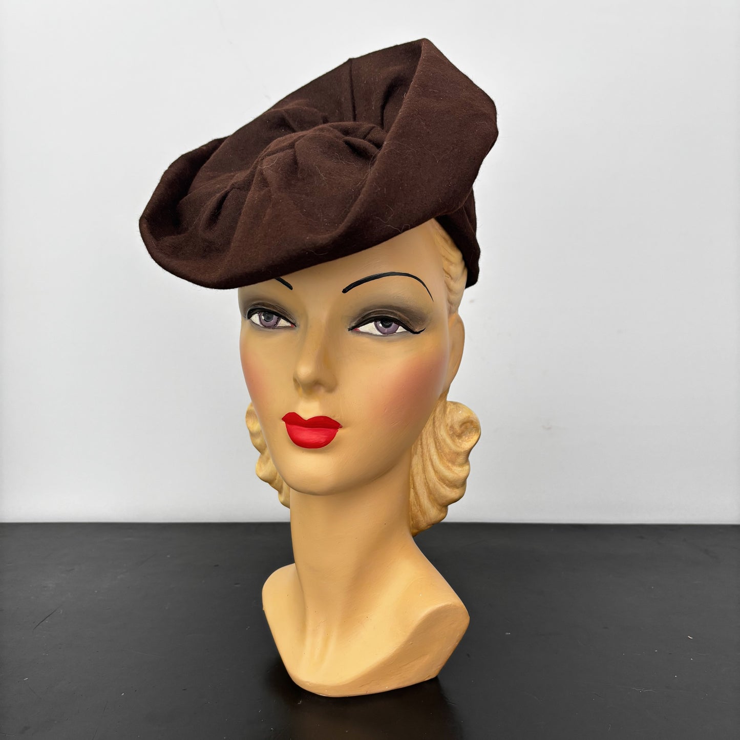 1940s Brown Felt Halo Beret