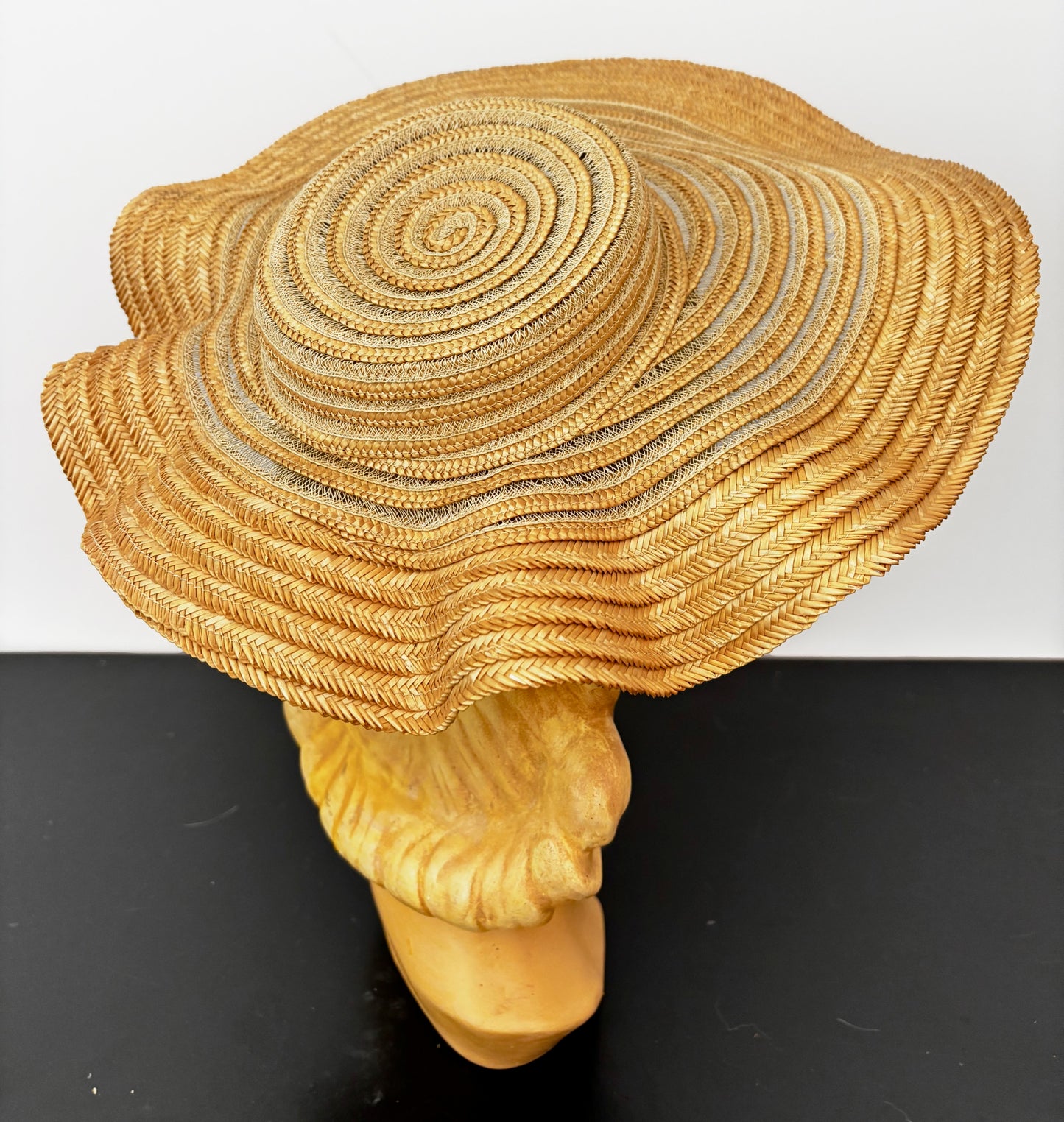 1930s Woven Straw Sun Hat With Shaped Brim