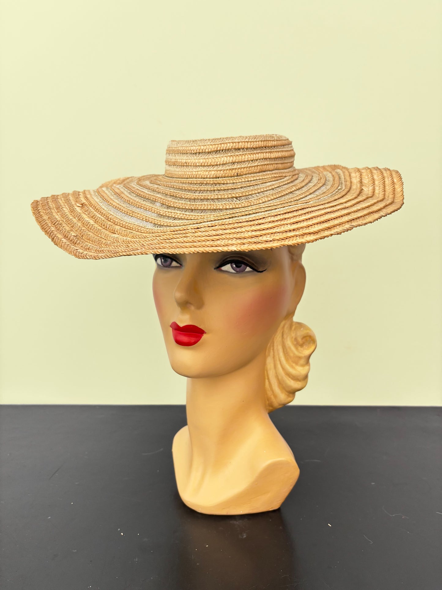 1930s Woven Straw Sun Hat With Shaped Brim