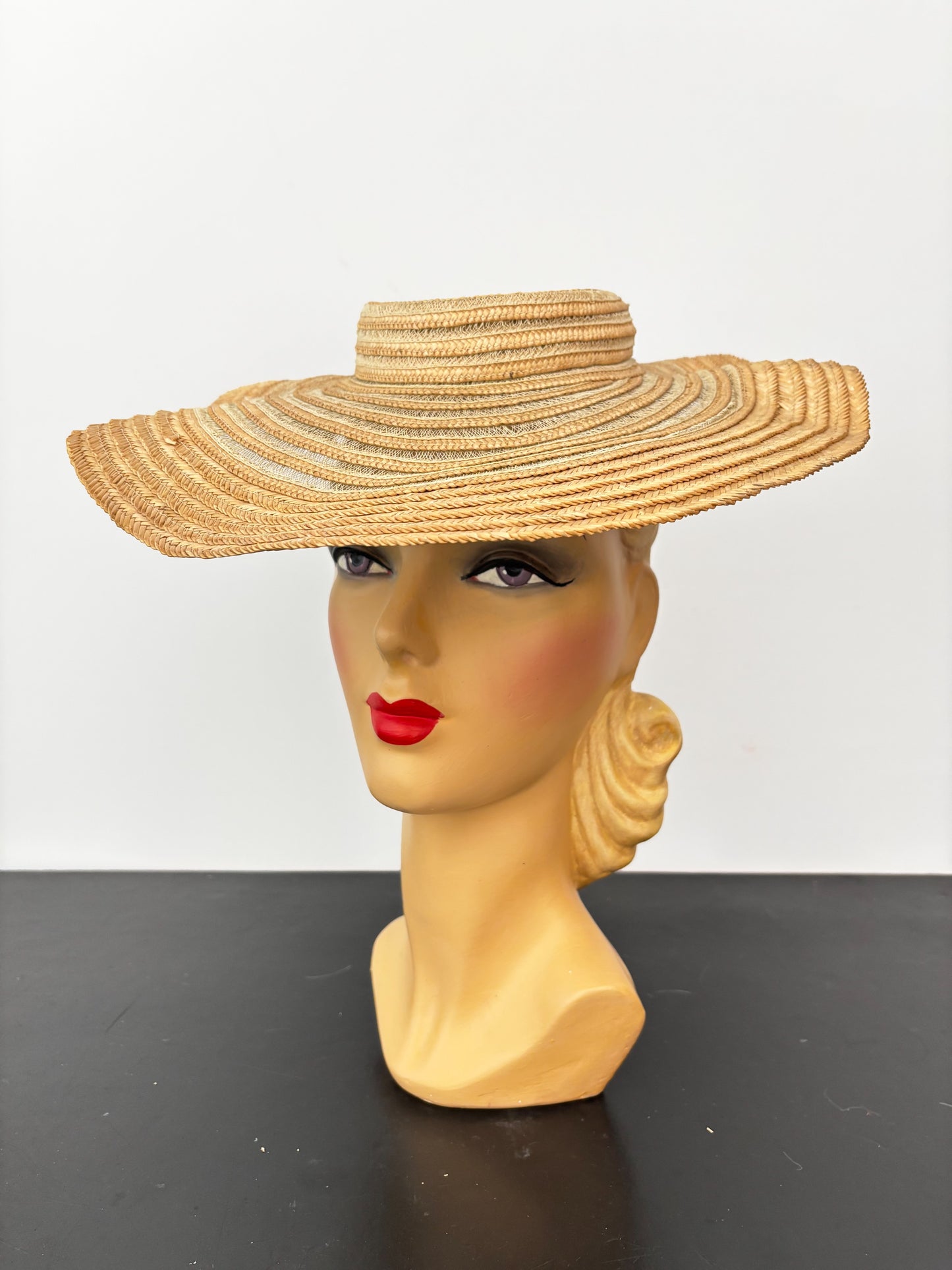 1930s Woven Straw Sun Hat With Shaped Brim