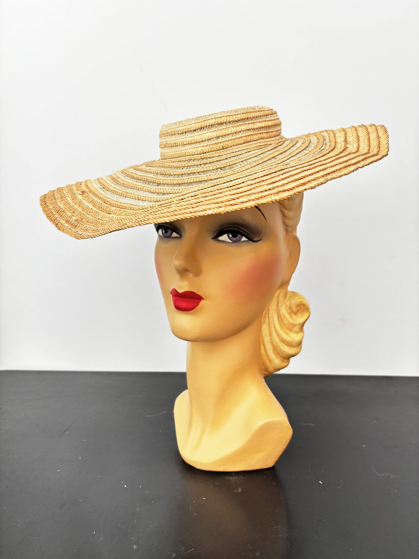1930s Woven Straw Sun Hat With Shaped Brim