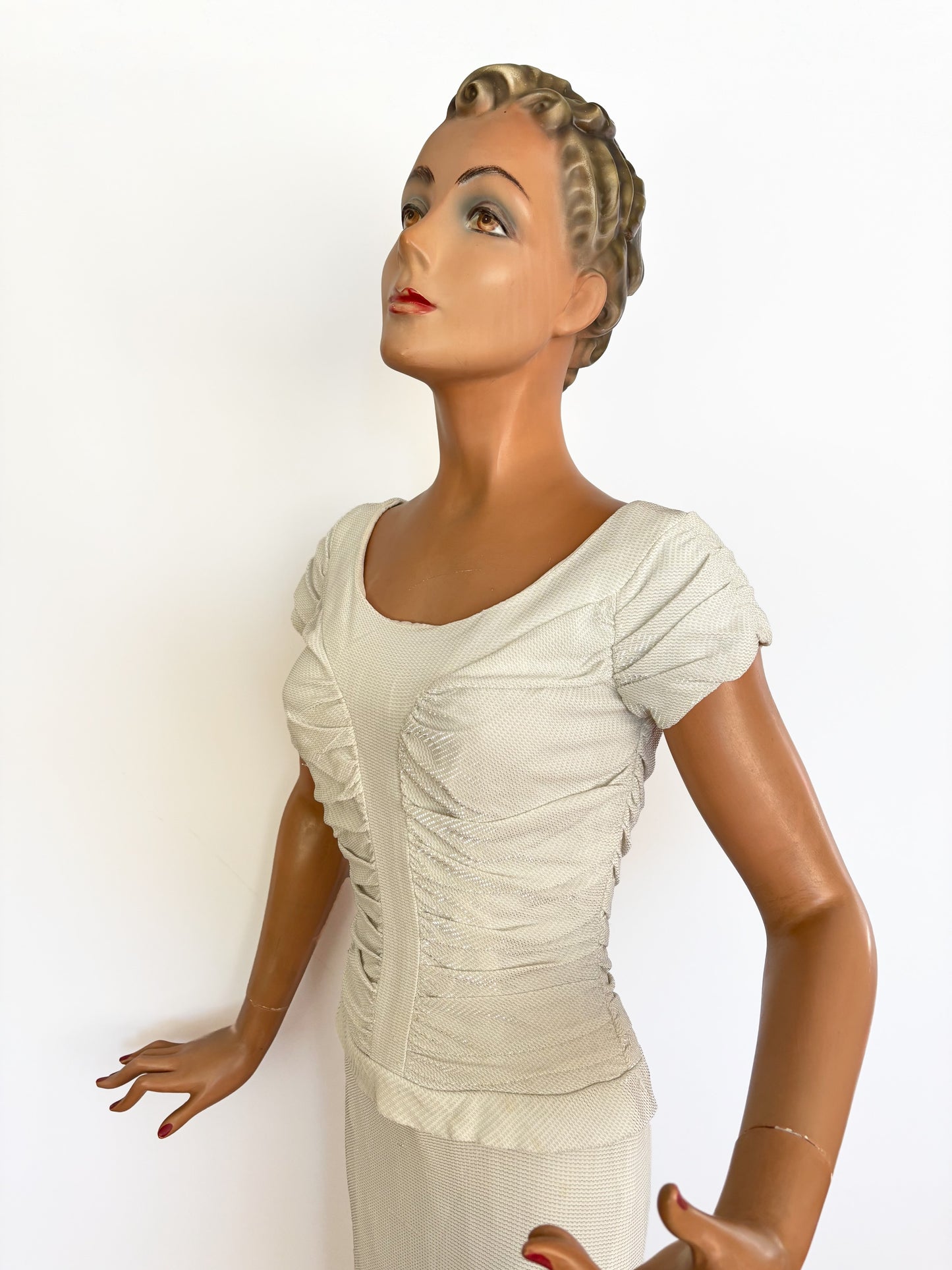 1950s Winnie Marsh Off-White Wiggle Dress With Silver Lurex | XS