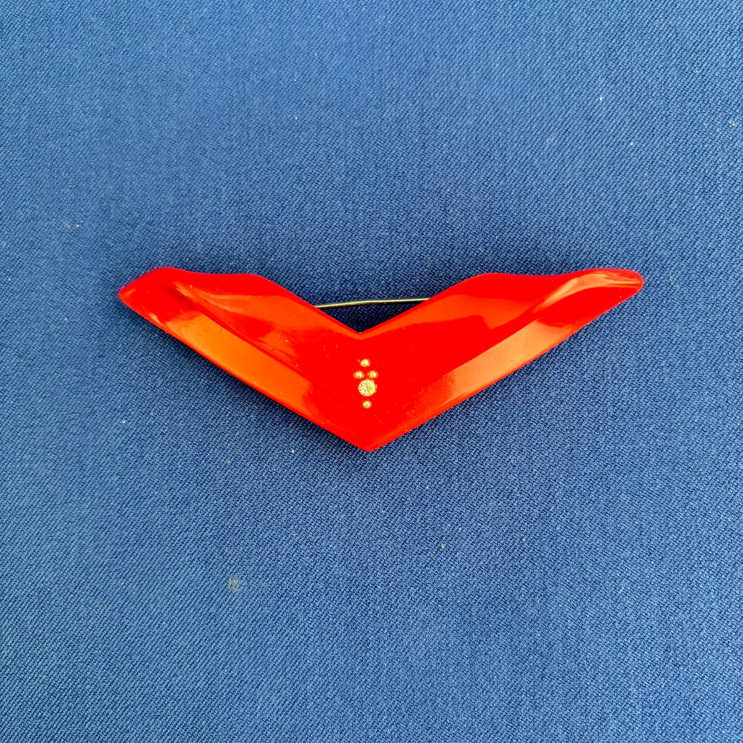 Mid Century Plastic V-Brooch