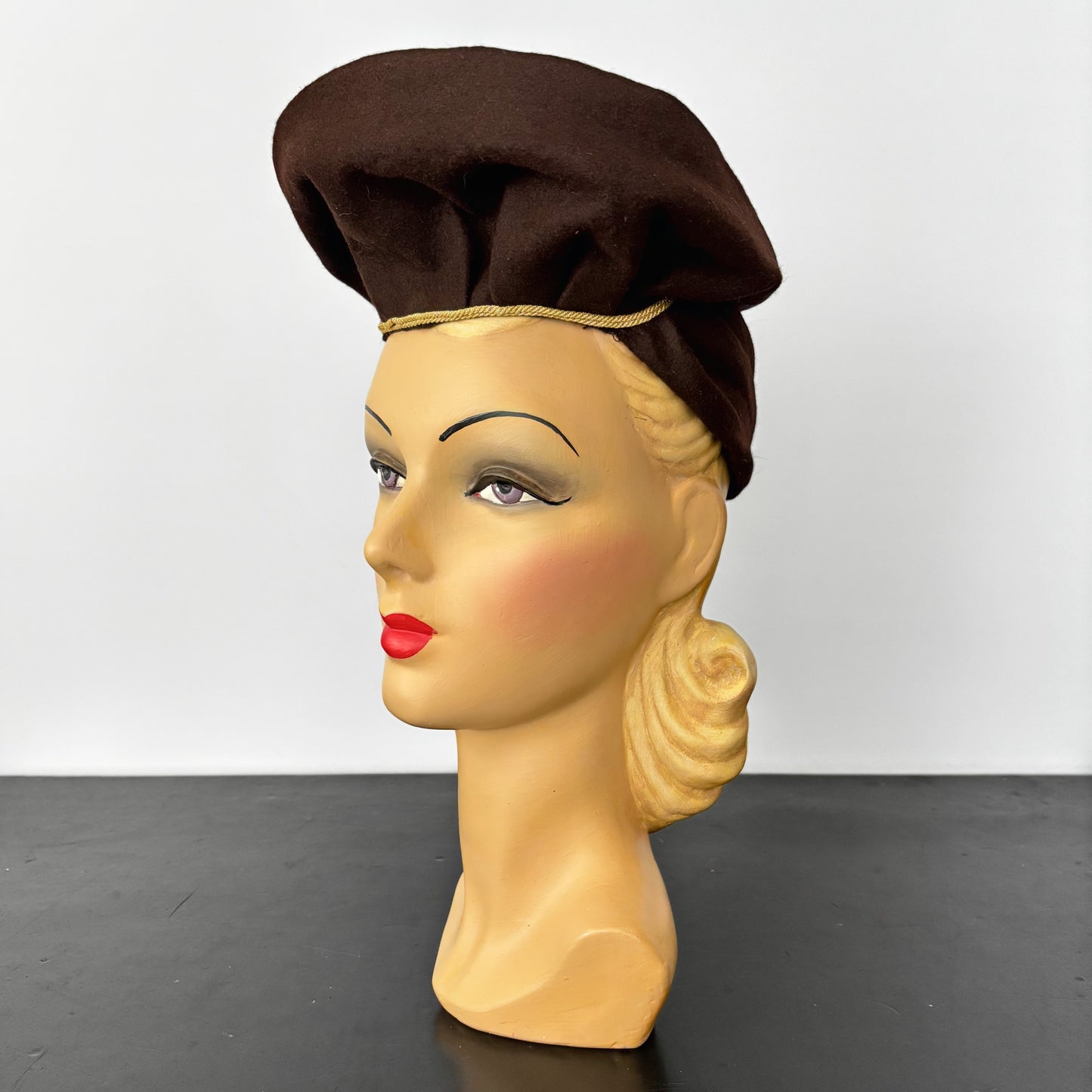 1940s Brown Felt Halo Beret