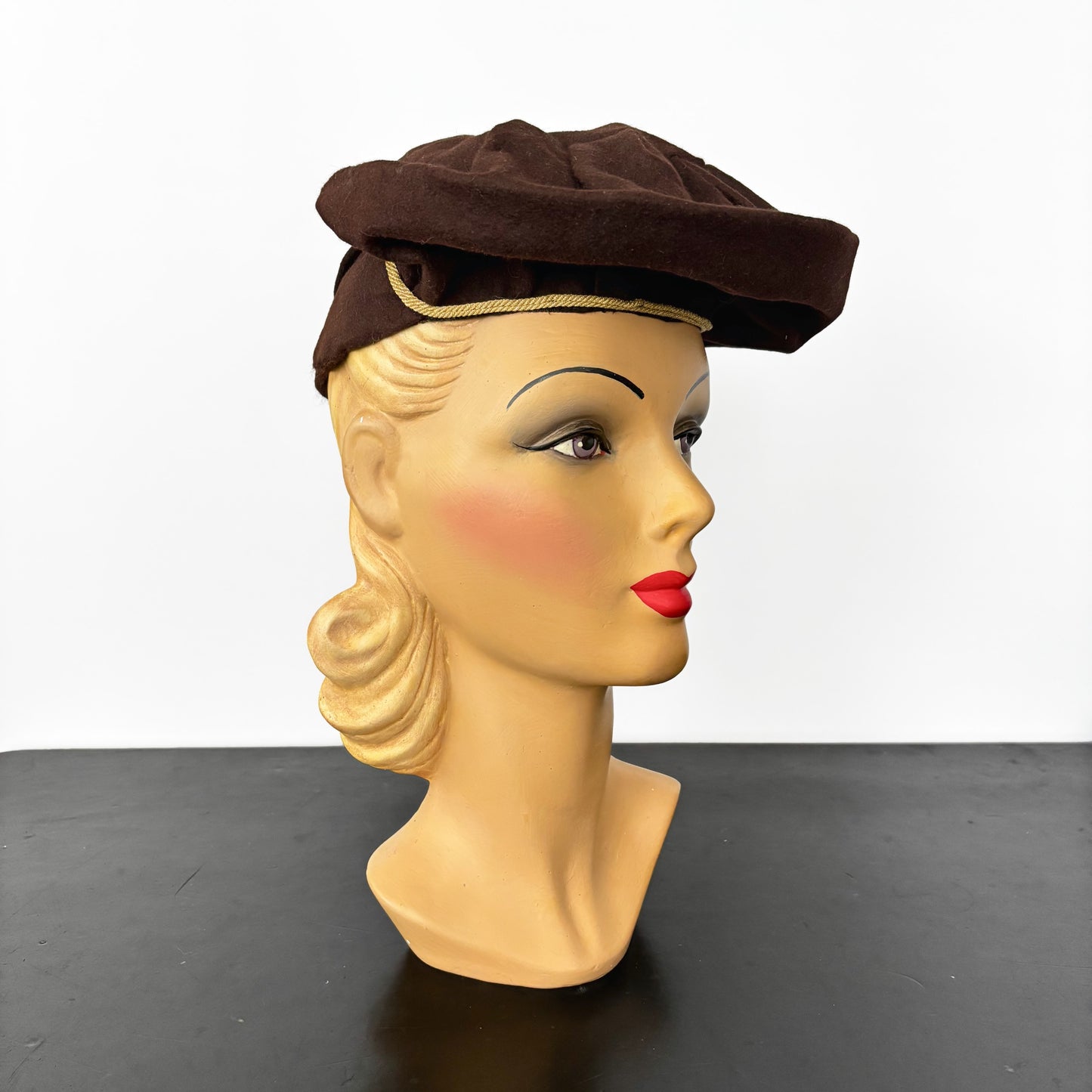 1940s Brown Felt Halo Beret