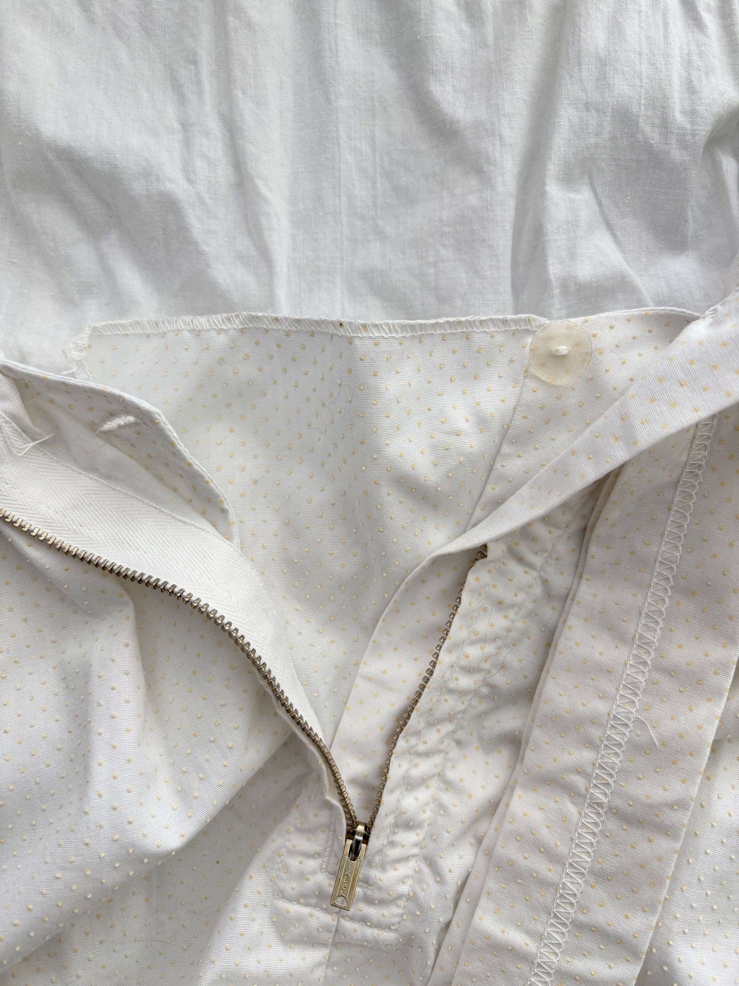 XXS | 1940s/50s Elon of California White Swiss Dot Cotton Skirted Swimsuit Lily Scarlet
