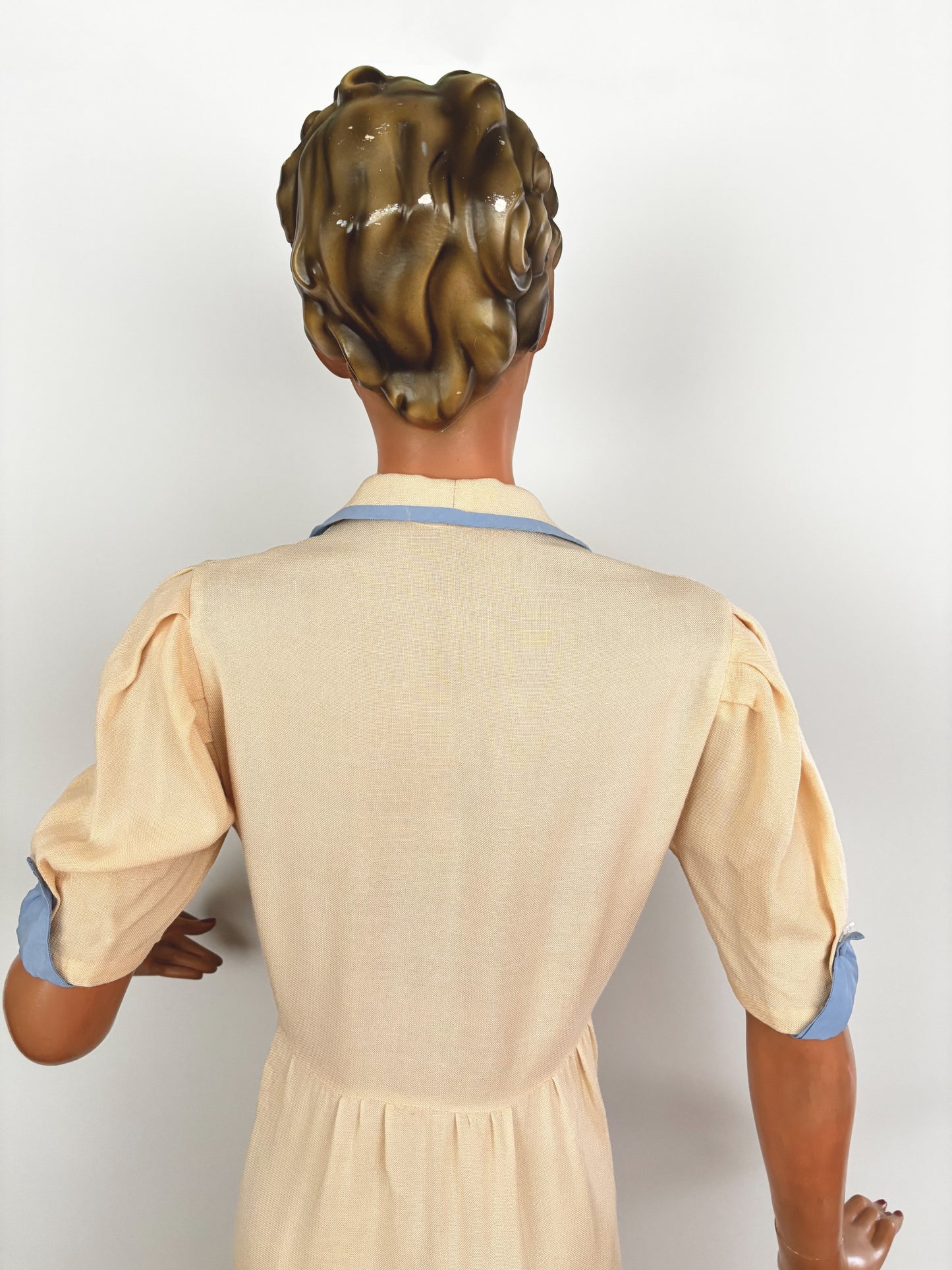 1930s/40s Cream Wool Dress With Embroidered Flowers and Blue Trim | XL/XXL