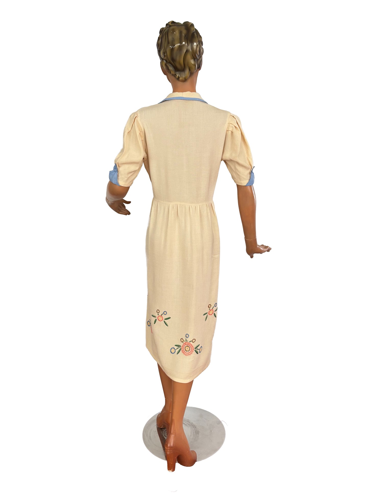 1930s/40s Cream Wool Dress With Embroidered Flowers and Blue Trim | XL/XXL