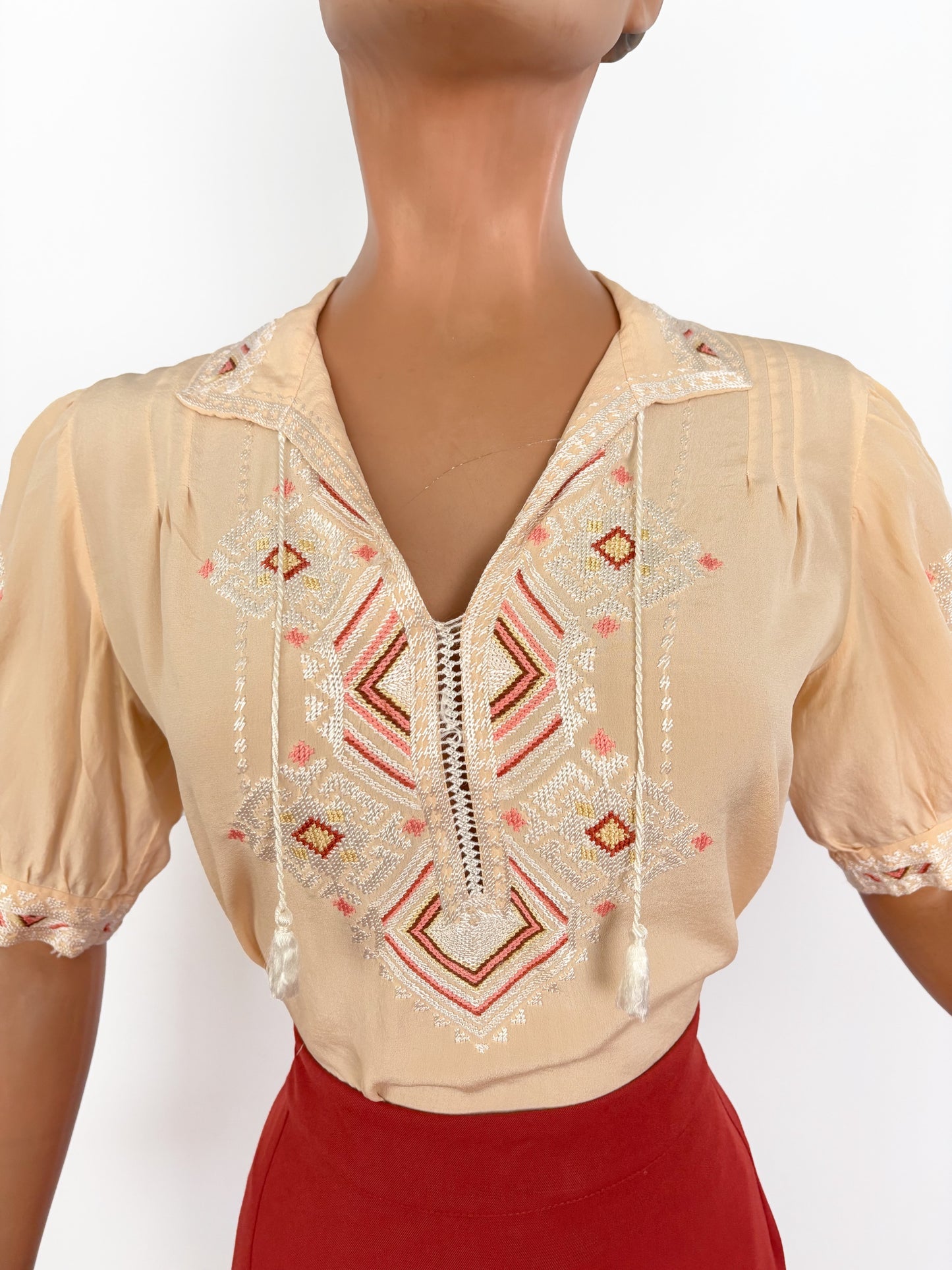1930s/40s Cream Silk Blouse with Embroidery and Tassels | M