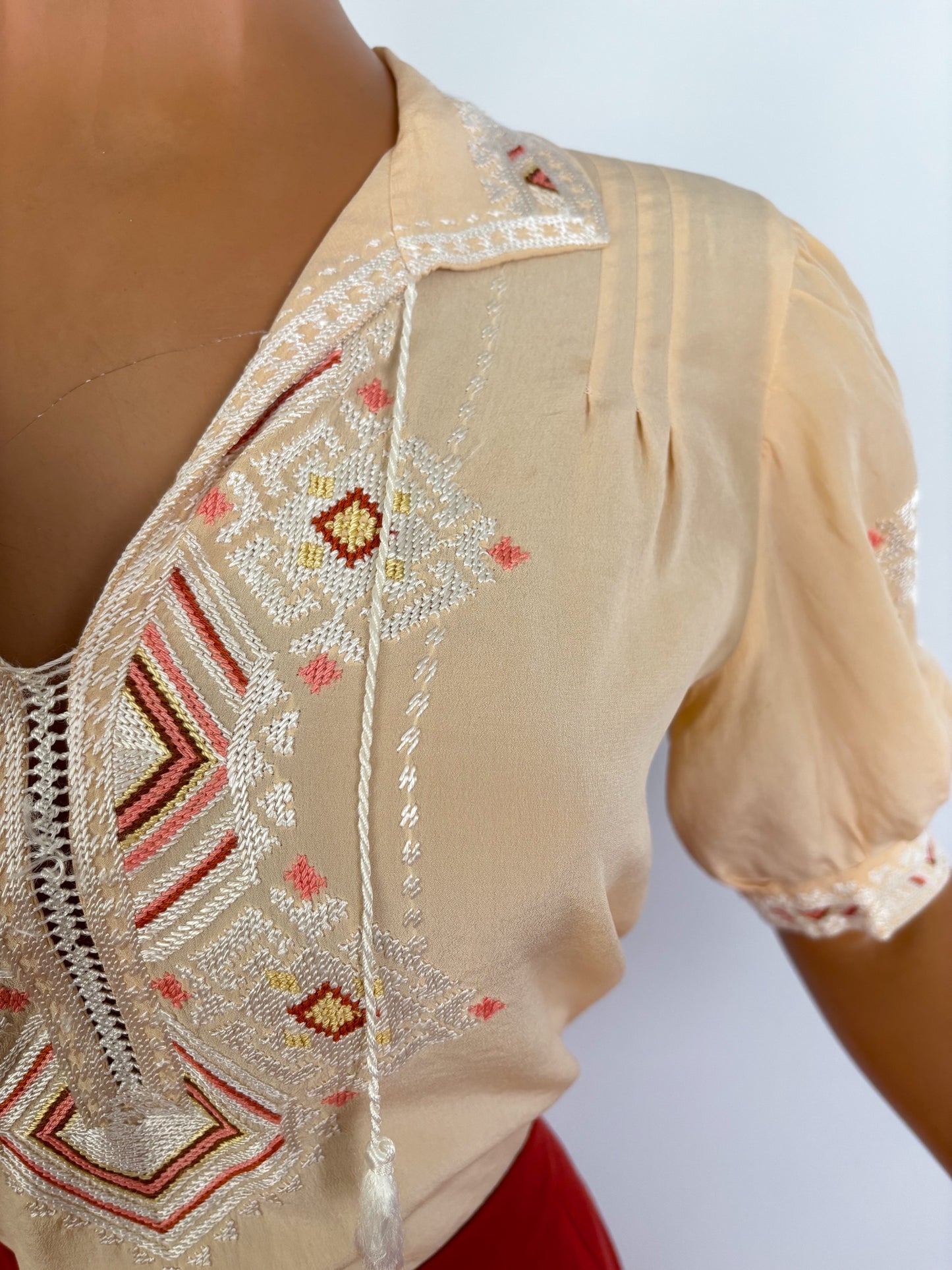 1930s/40s Cream Silk Blouse with Embroidery and Tassels | M