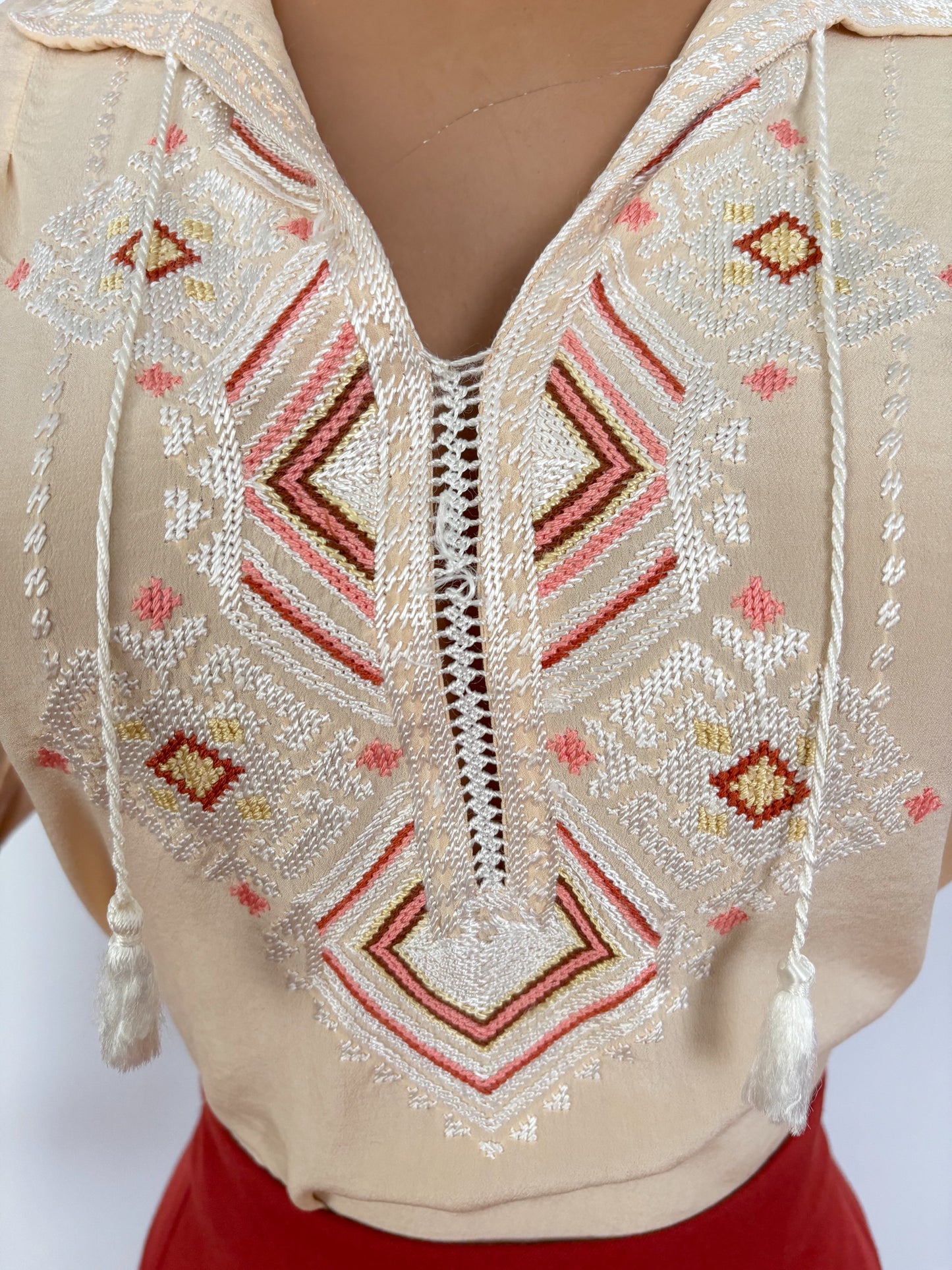 1930s/40s Cream Silk Blouse with Embroidery and Tassels | M