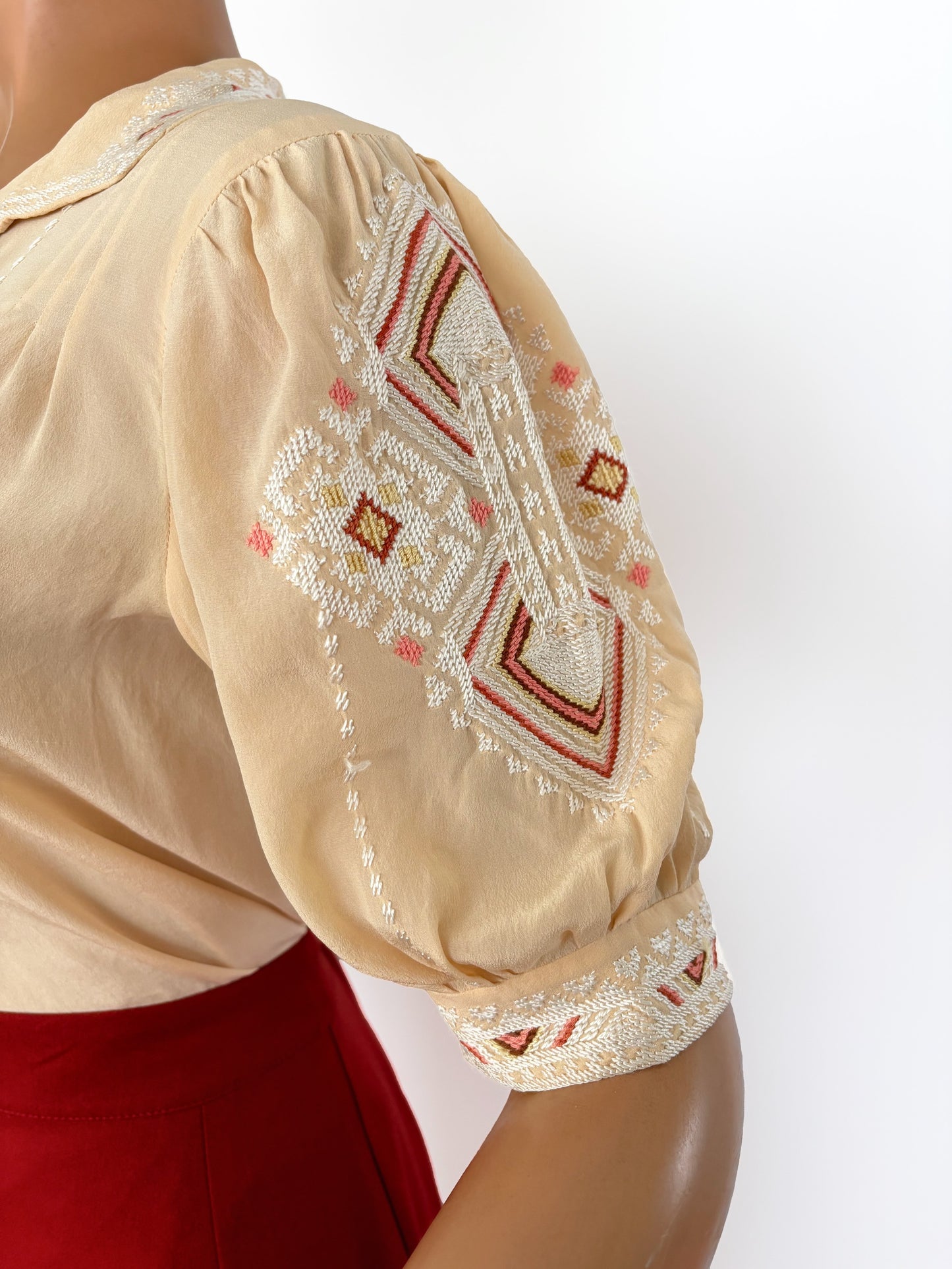 1930s/40s Cream Silk Blouse with Embroidery and Tassels | M