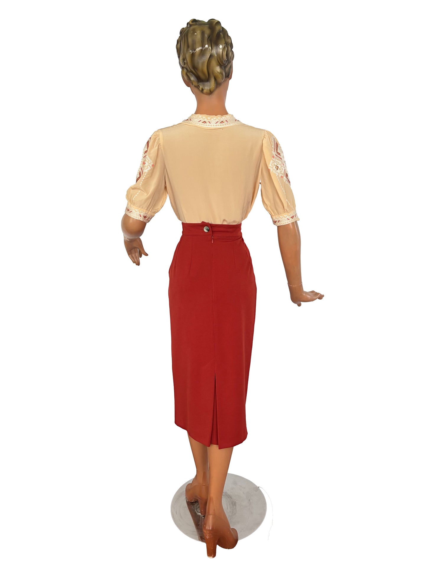 1930s/40s Cream Silk Blouse with Embroidery and Tassels | M