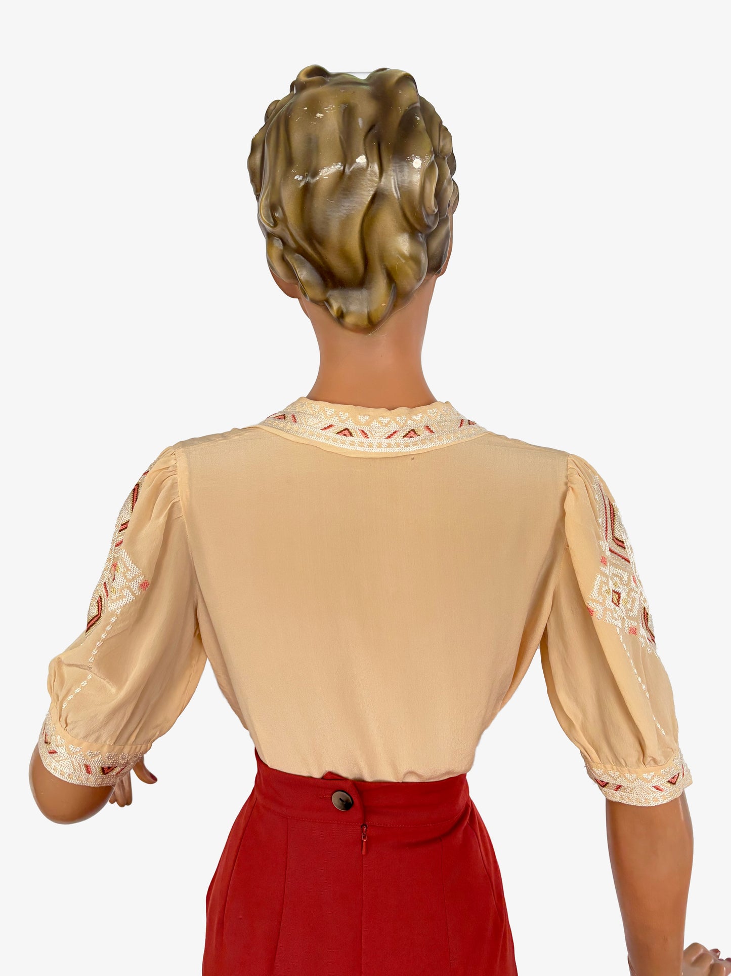 1930s/40s Cream Silk Blouse with Embroidery and Tassels | M
