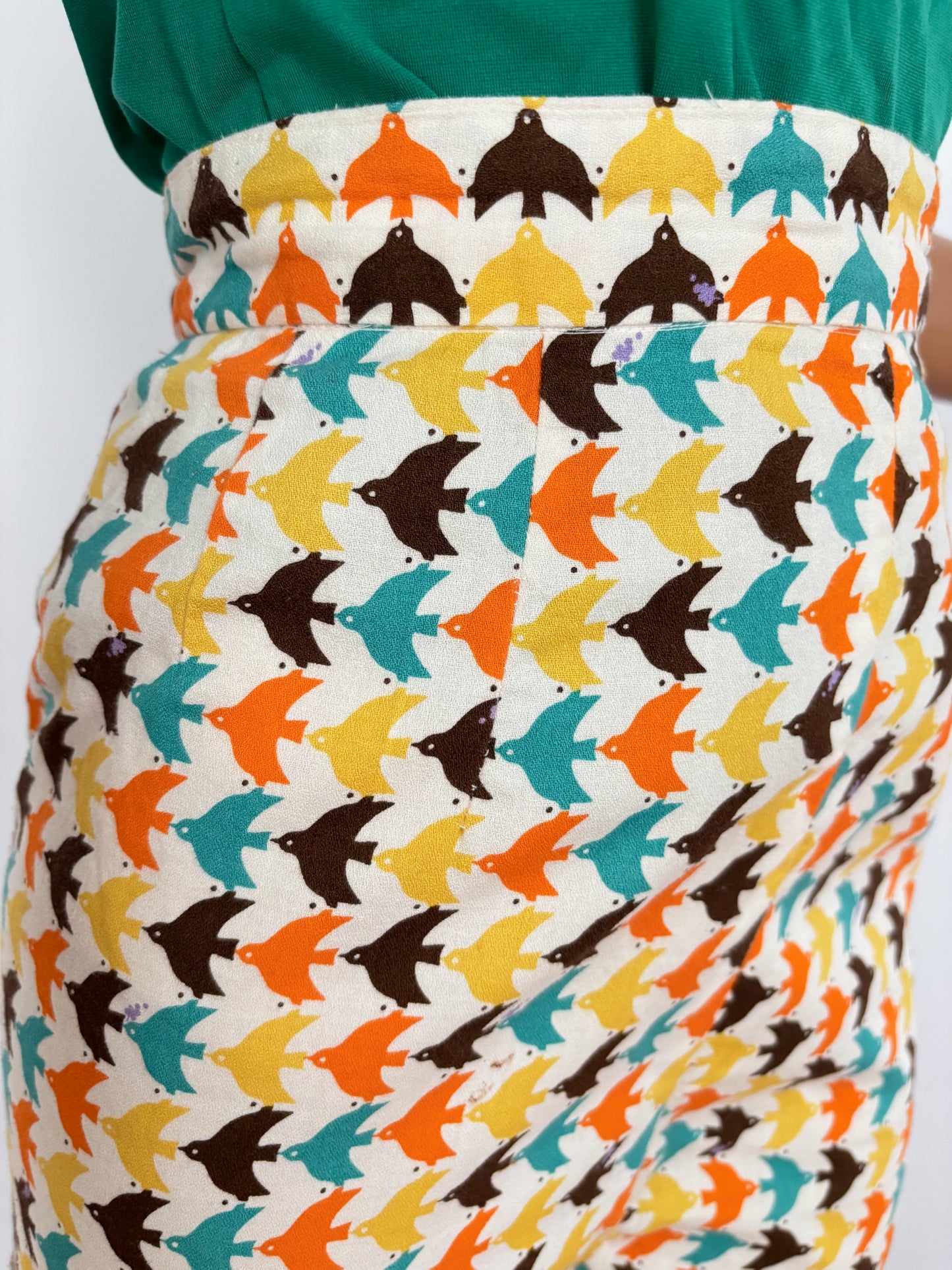 1950s Style Harlequin Capri Pants with Bird Print | S