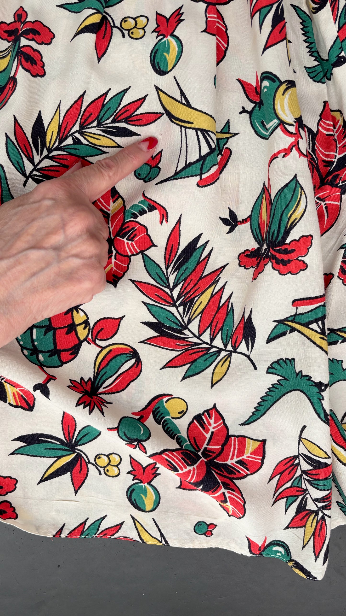 M | 1940s Rayon Tropical Novelty Print Dress