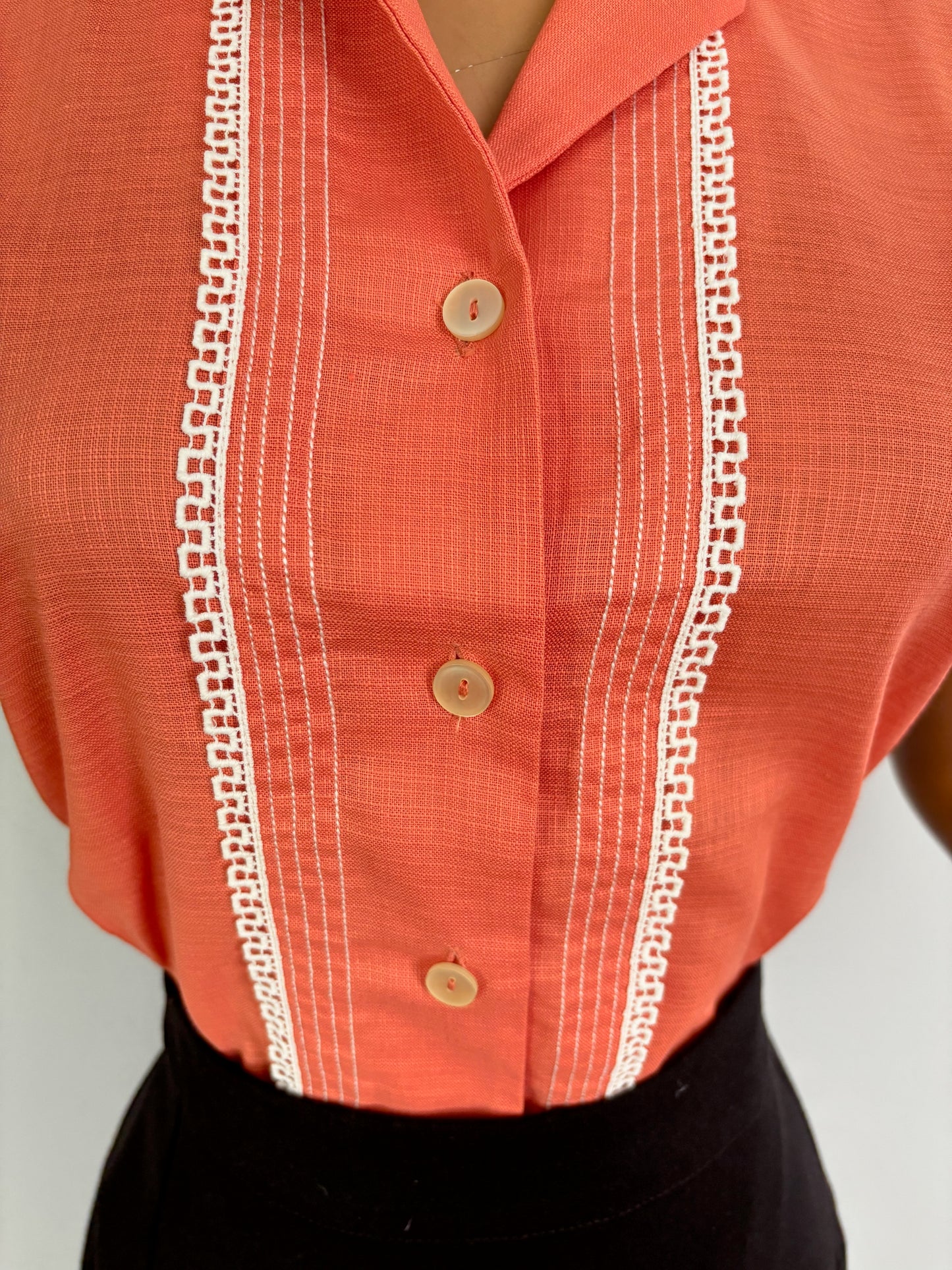 1950s New Old Stock Salmon Pink Sleeveless Linen Cotton Blouse With Lace Trim | L