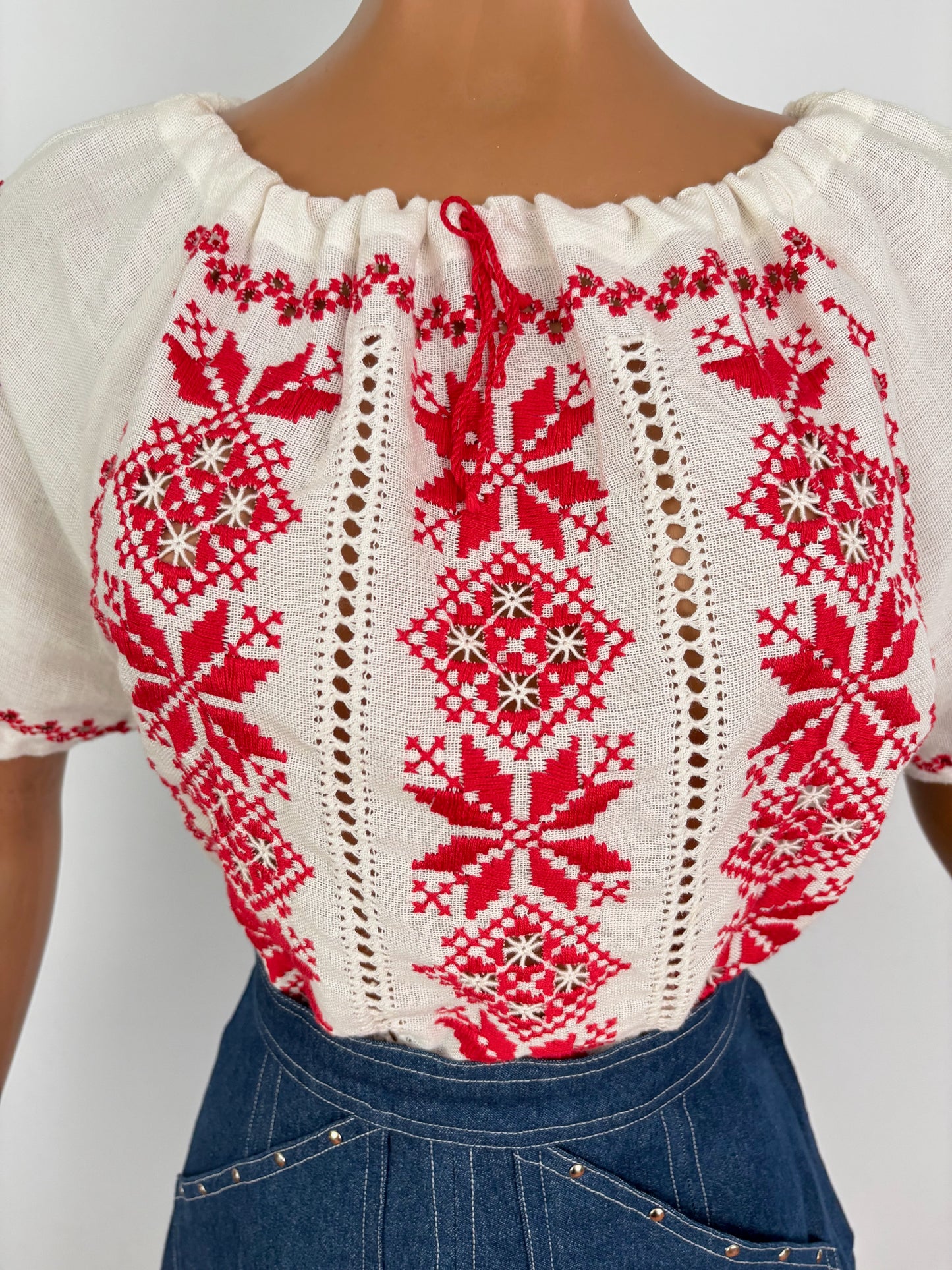 1950s 1960s Hand Embroidered Openwork Romanian | L/XL