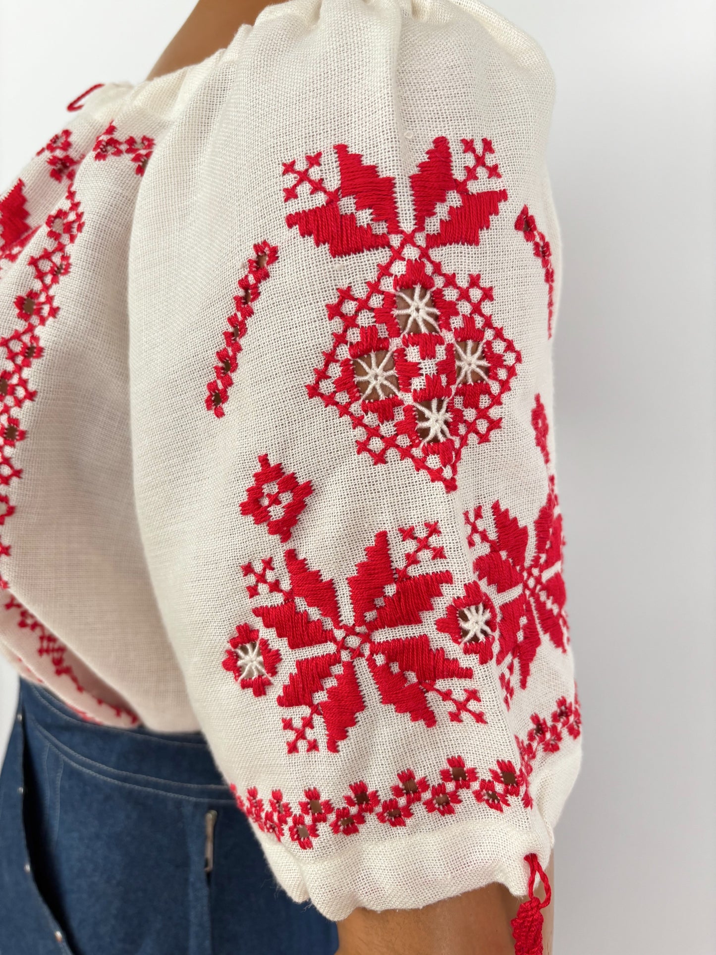 1950s 1960s Hand Embroidered Openwork Romanian | L/XL