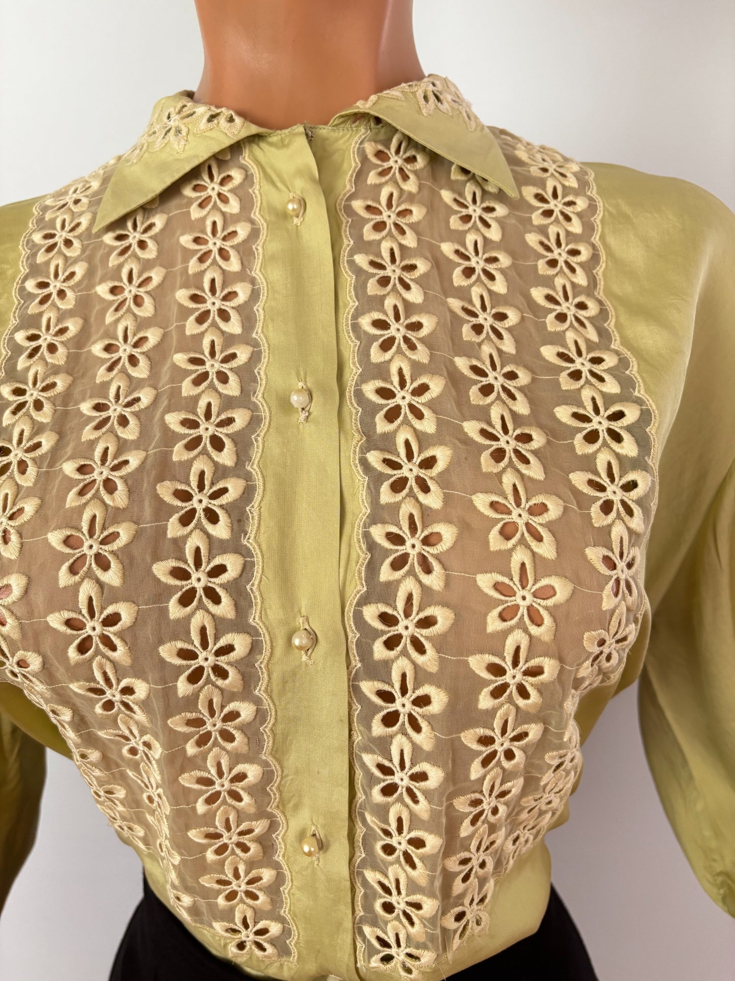 1940s 1950s Embroidered Silk Mesh Panel Blouse | XL/XXL