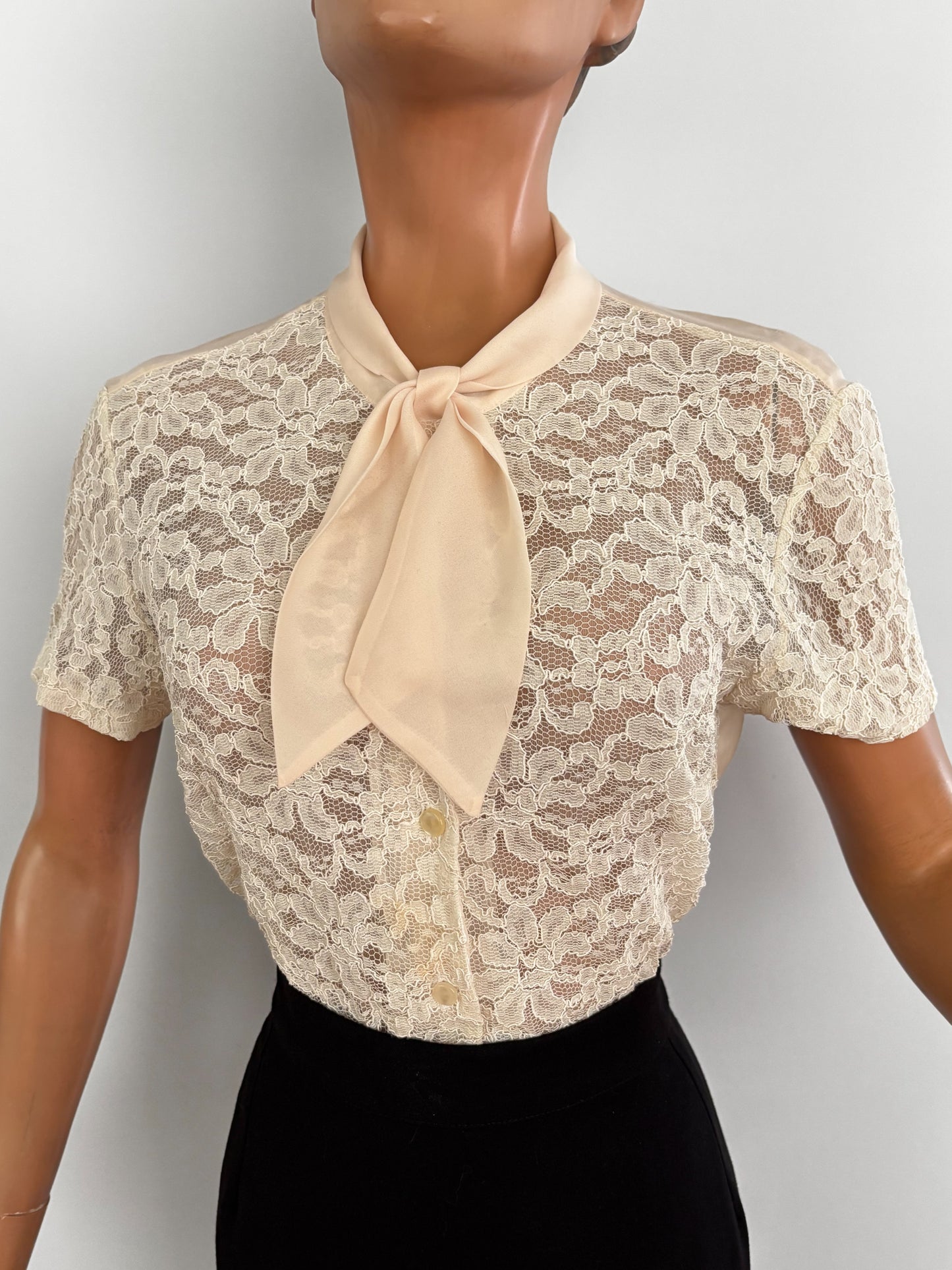1960s Cream Pussybow Blouse With Lace Front | L