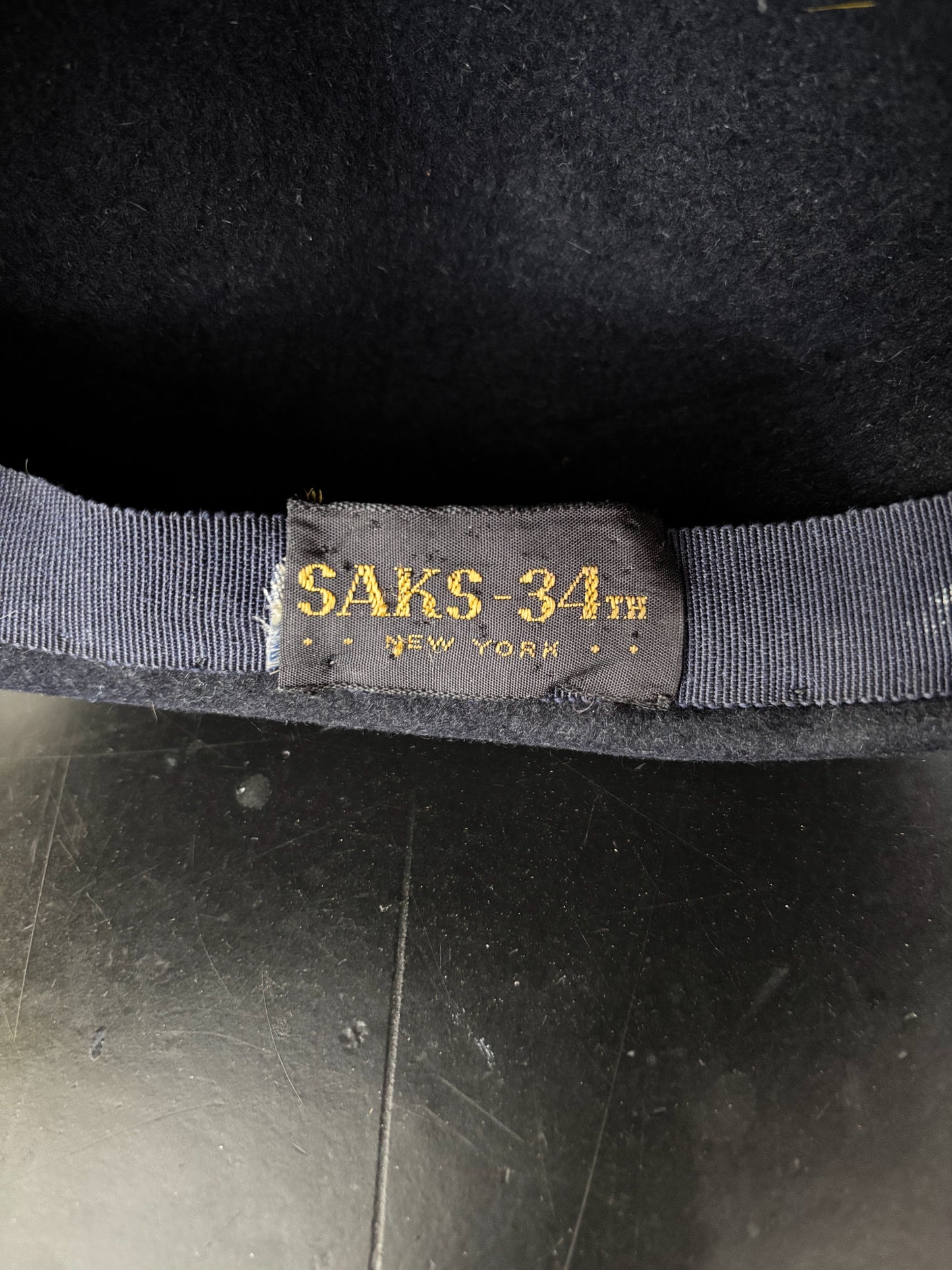 1940s Saks 34th New York Dark Blue Tilt Hat w. Feather Detail