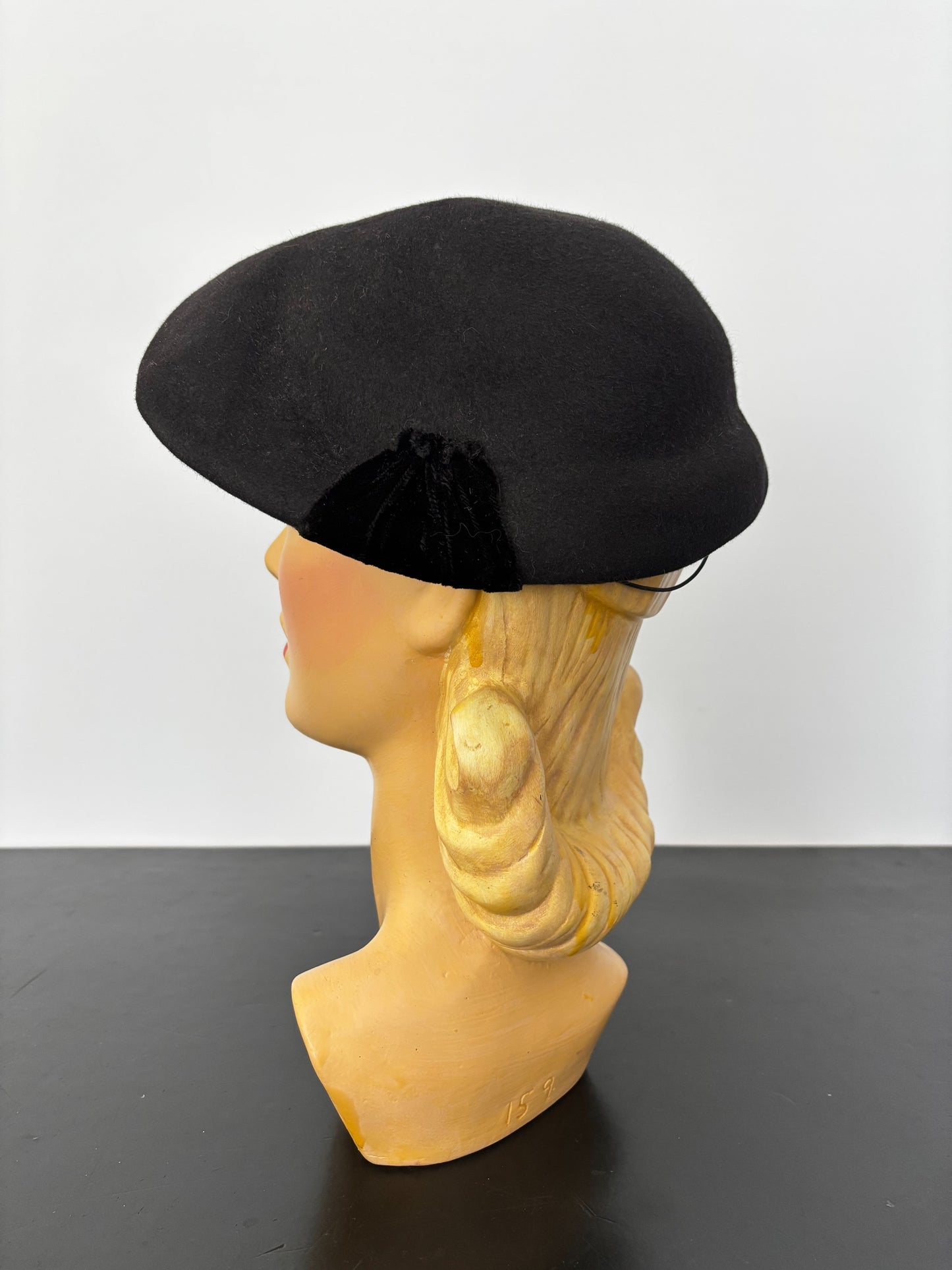 1940s Felt Hat With Velvet Bow Accents