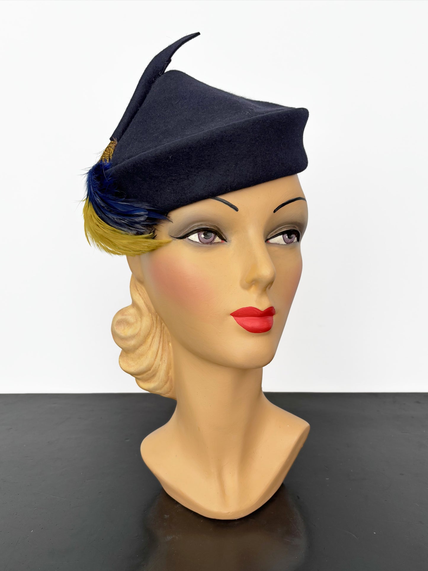 1940s Saks 34th New York Dark Blue Tilt Hat w. Feather Detail