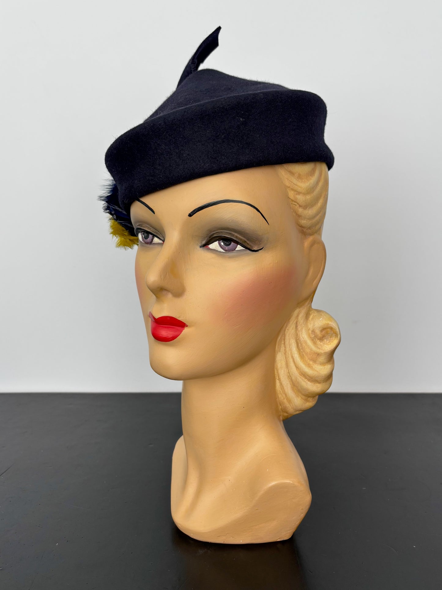 1940s Saks 34th New York Dark Blue Tilt Hat w. Feather Detail