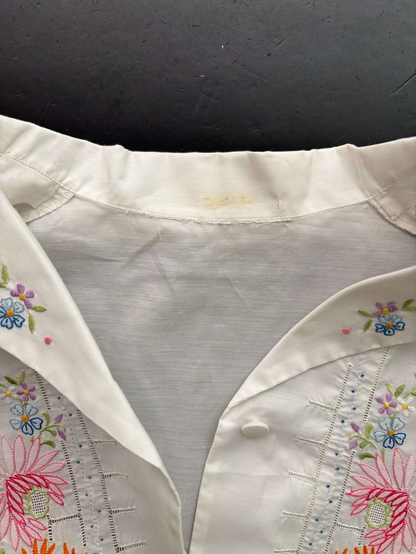 XL | 1970s White Floral Embroidered Peasant Blouse Lily Scarlet
