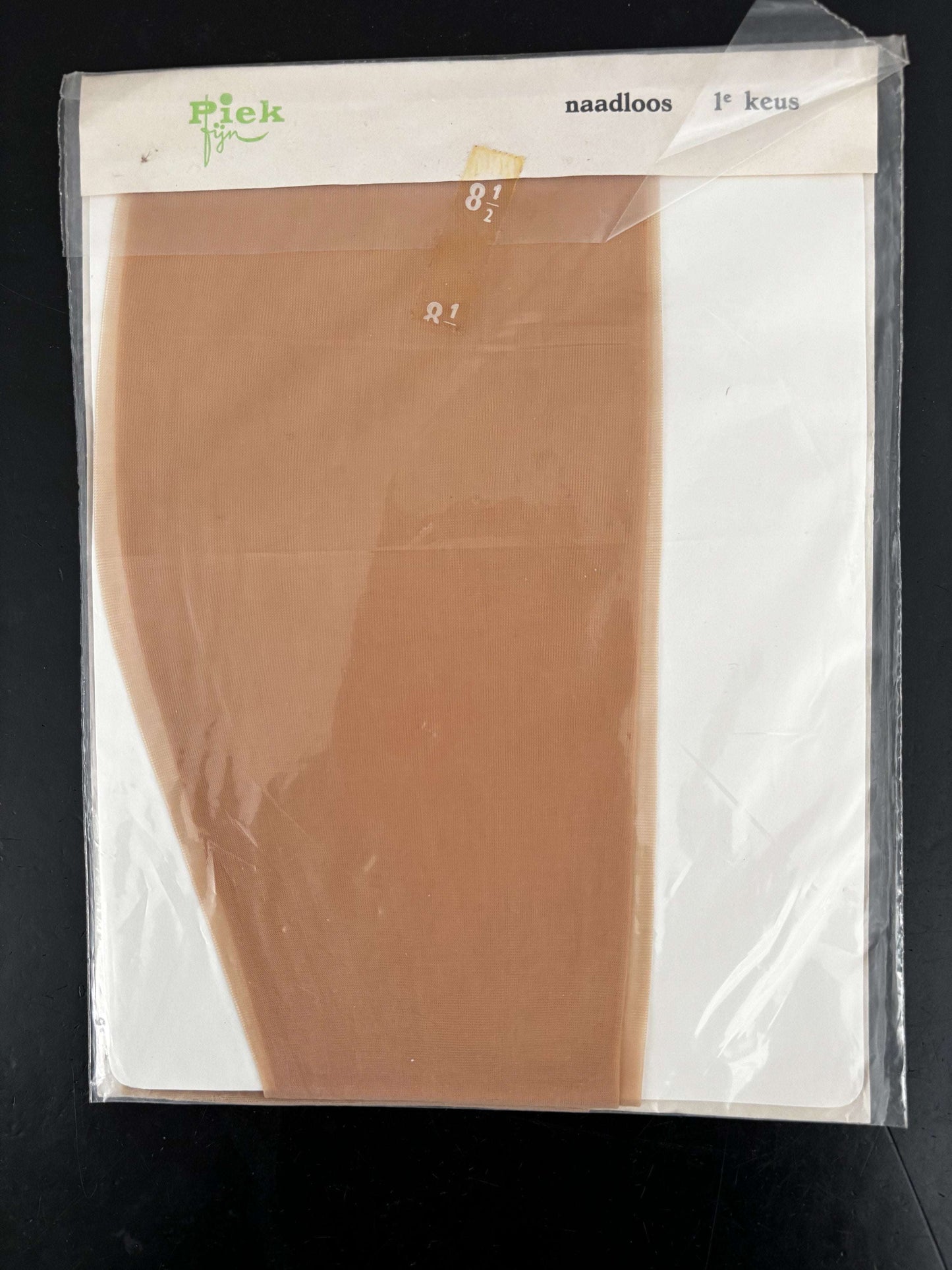 Vintage Seamless Nylon Stockings Size 8½ Piek Fijn Lily Scarlet
