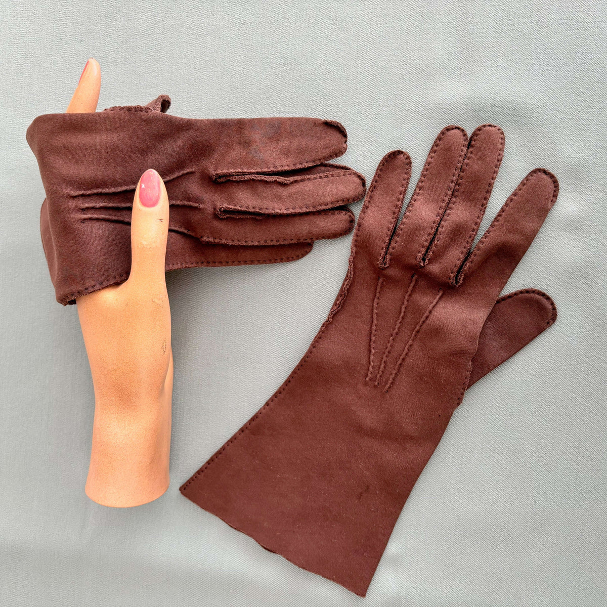 Vintage Mid-Century Gloves | Size 6 3/4 Lily Scarlet