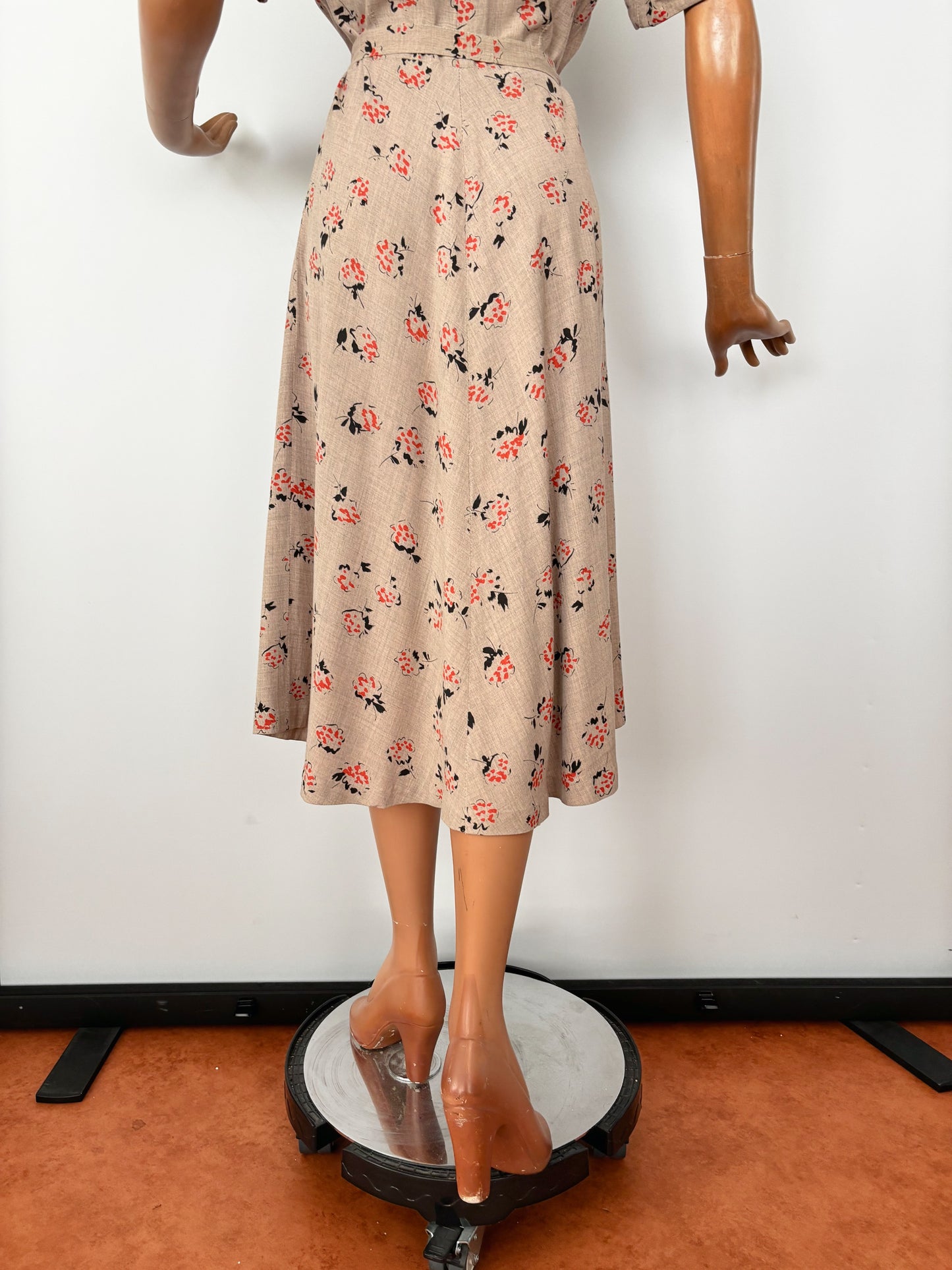 XL | 1940s Rayon Day Dress With Floral Print