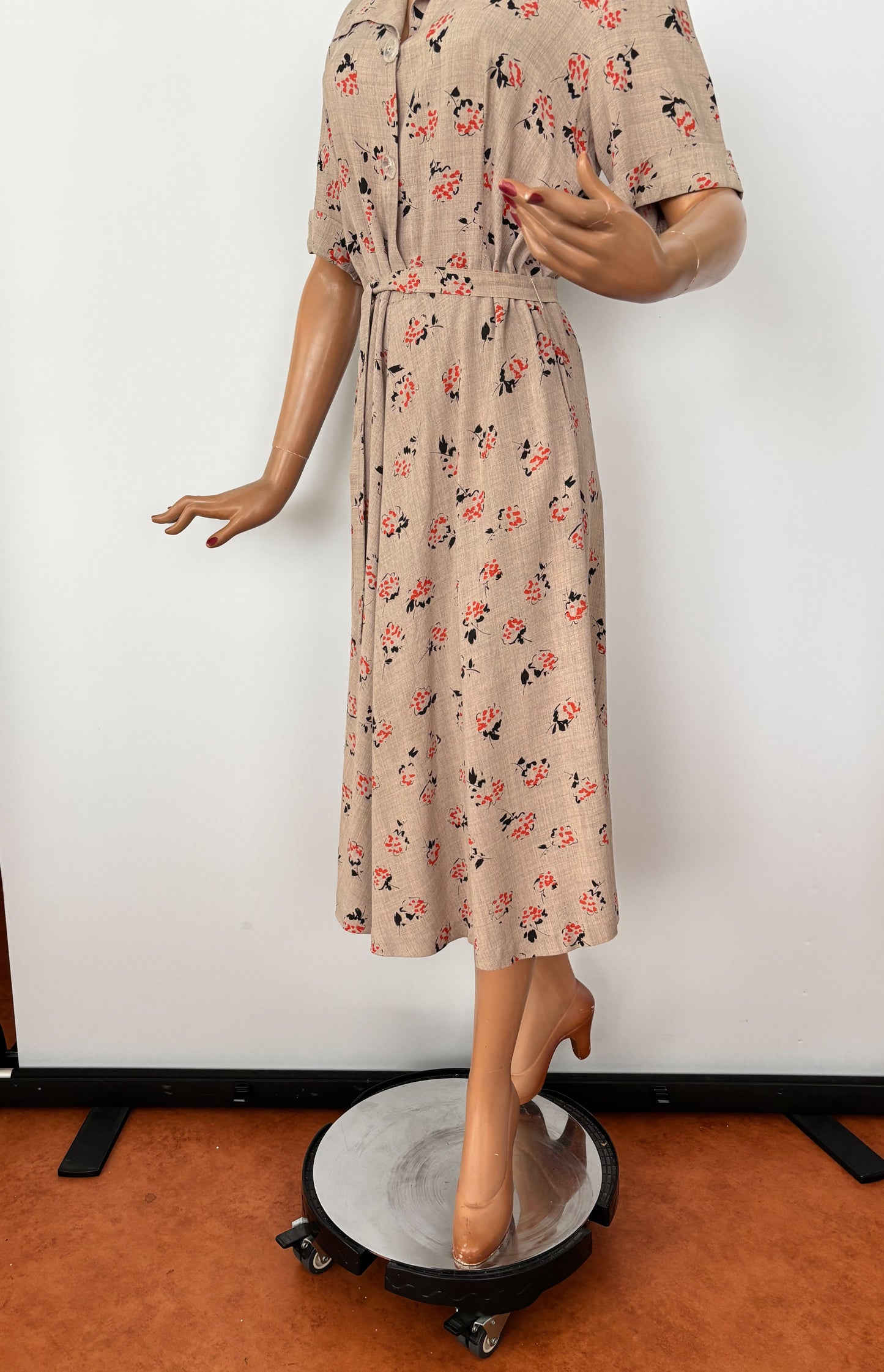 XL | 1940s Rayon Day Dress With Floral Print